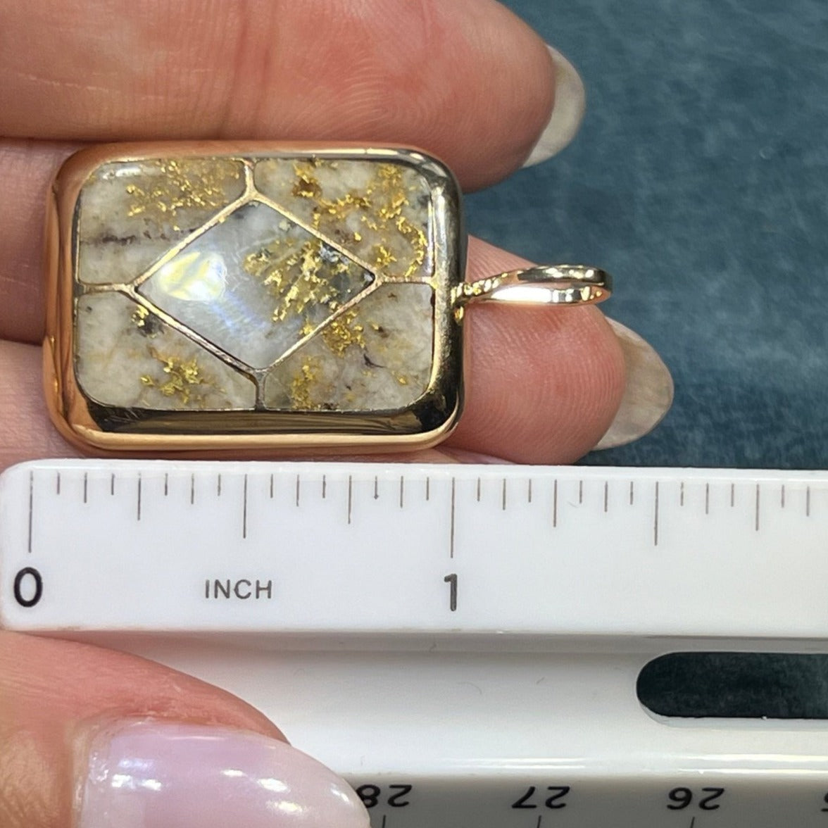 14k Gold Antique ALASKAN GOLD in QUARTZ Pendant. 1.4"+ 7.4g L