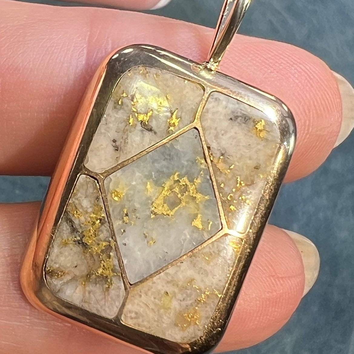 14k Gold Antique ALASKAN GOLD in QUARTZ Pendant. 1.4"+ 7.6g R