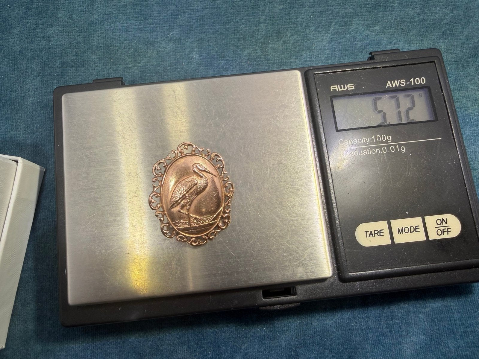 14k Gold Antique Repousse HERON Ocean Beach Sea Bird Pendant. 1" + 5.7g