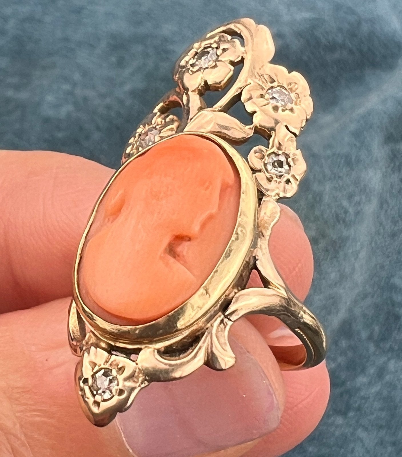 14k Gold Art Nouveau Cameo Ring w Gypsy-Set Rose Cut Diamonds. 1.2"