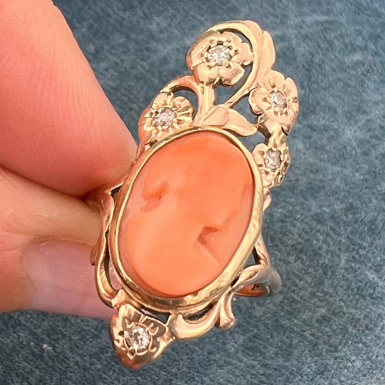 14k Gold Art Nouveau Cameo Ring w Gypsy-Set Rose Cut Diamonds. 1.2"