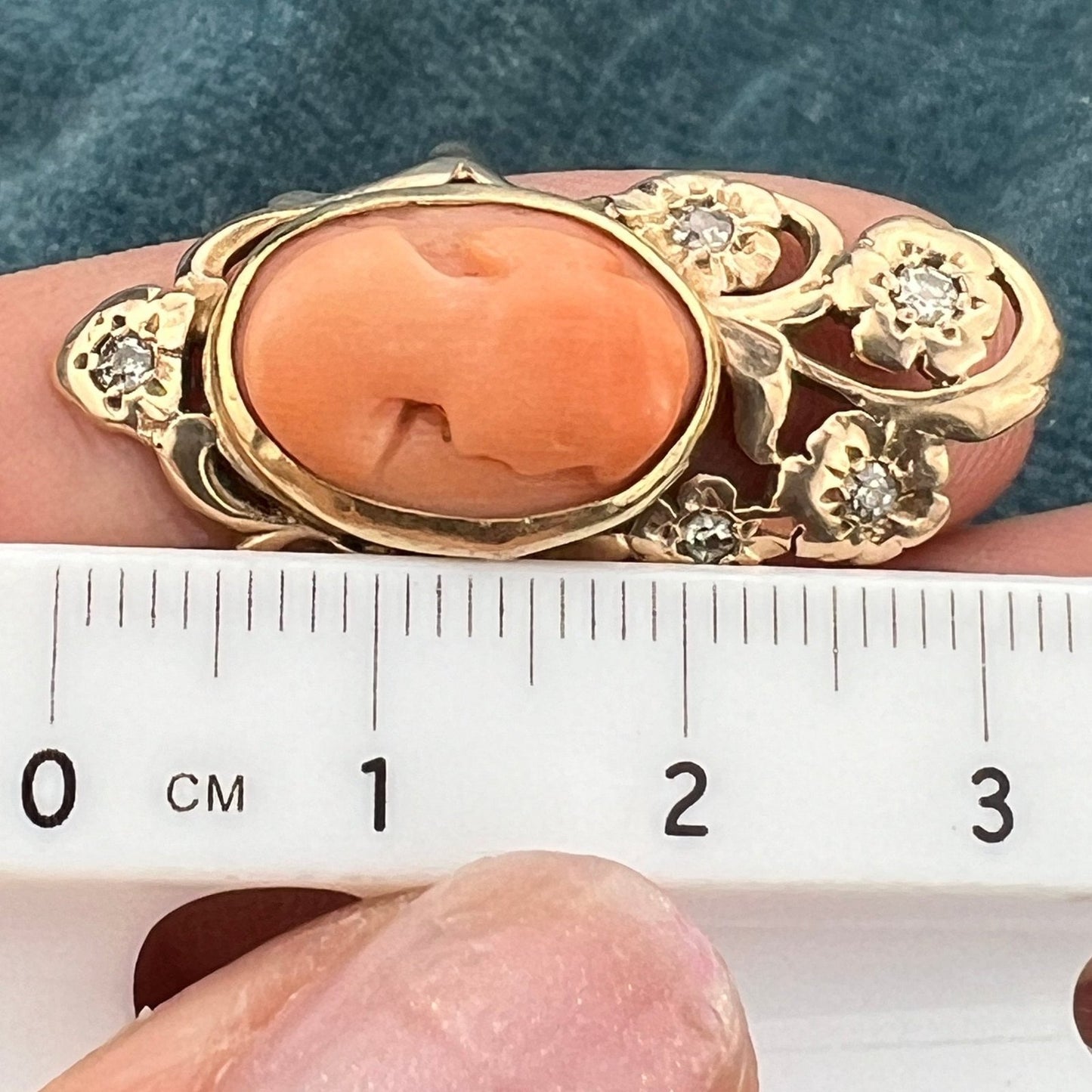 14k Gold Art Nouveau Cameo Ring w Gypsy-Set Rose Cut Diamonds. 1.2"