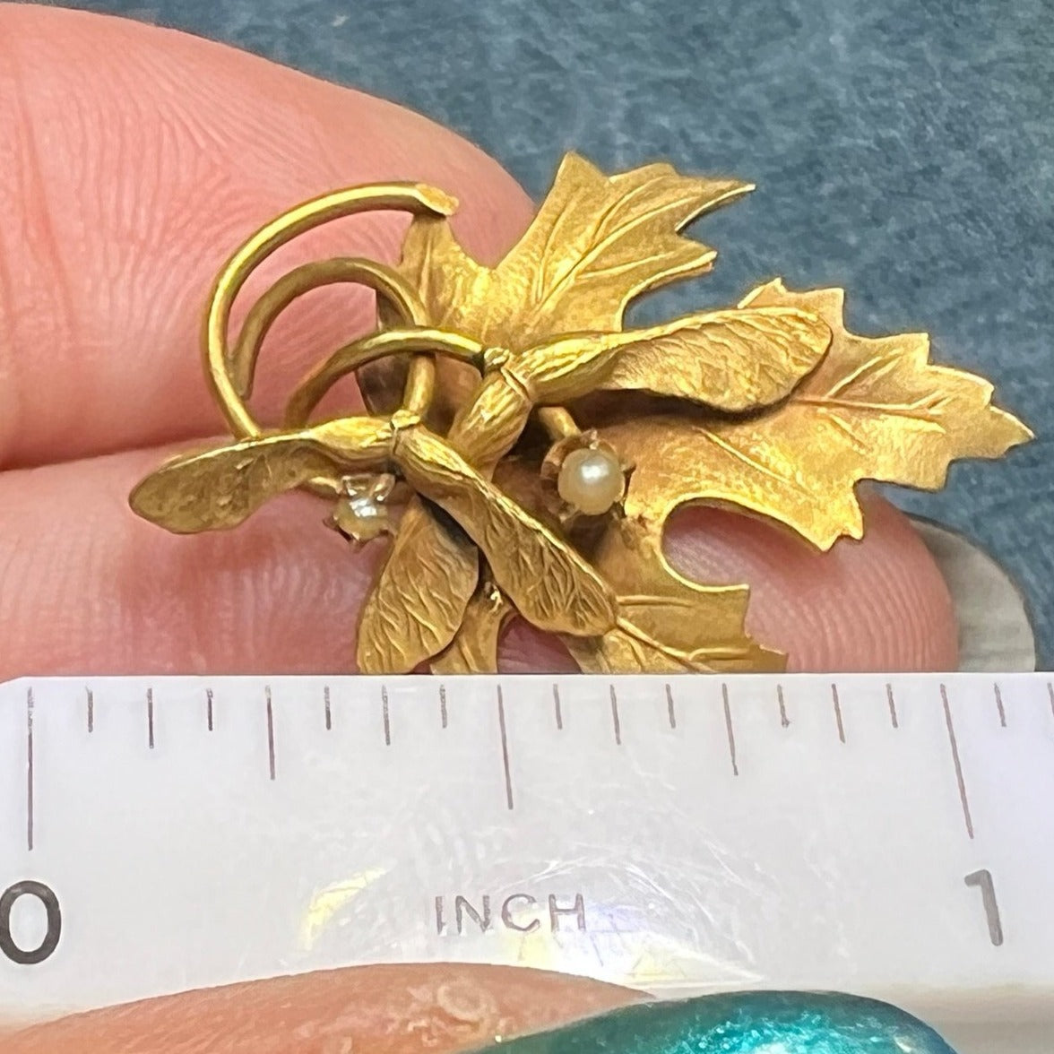 14k Gold Autumn Scottish Maple Leaf Pendant w Seedlings