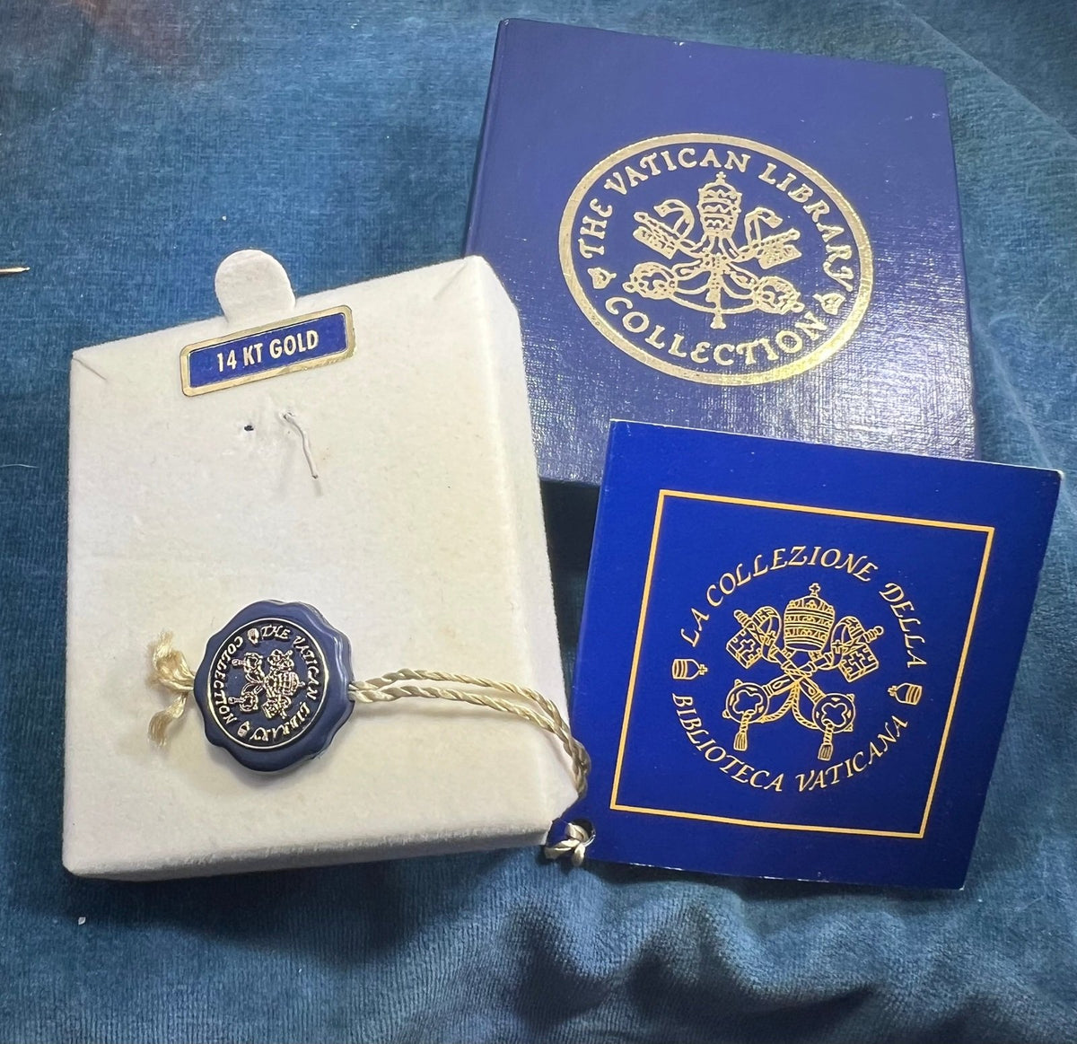 14k Gold Bezel with Silver Pieta Coin from Vatican w Orig Box