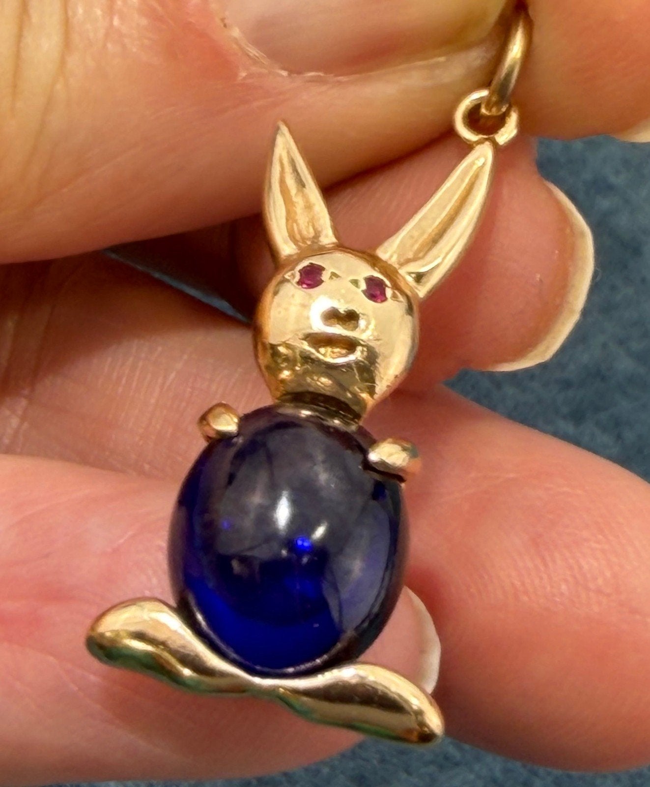 14k Gold Bunny Rabbit Pendant w Blue Jelly Belly. 1.25" + 4.3g