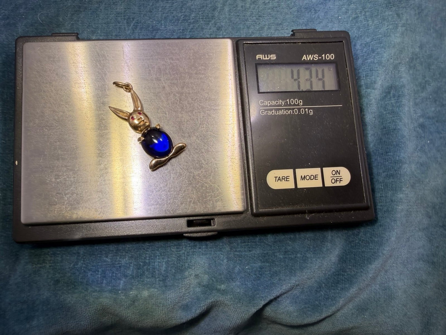 14k Gold Bunny Rabbit Pendant w Blue Jelly Belly. 1.25" + 4.3g