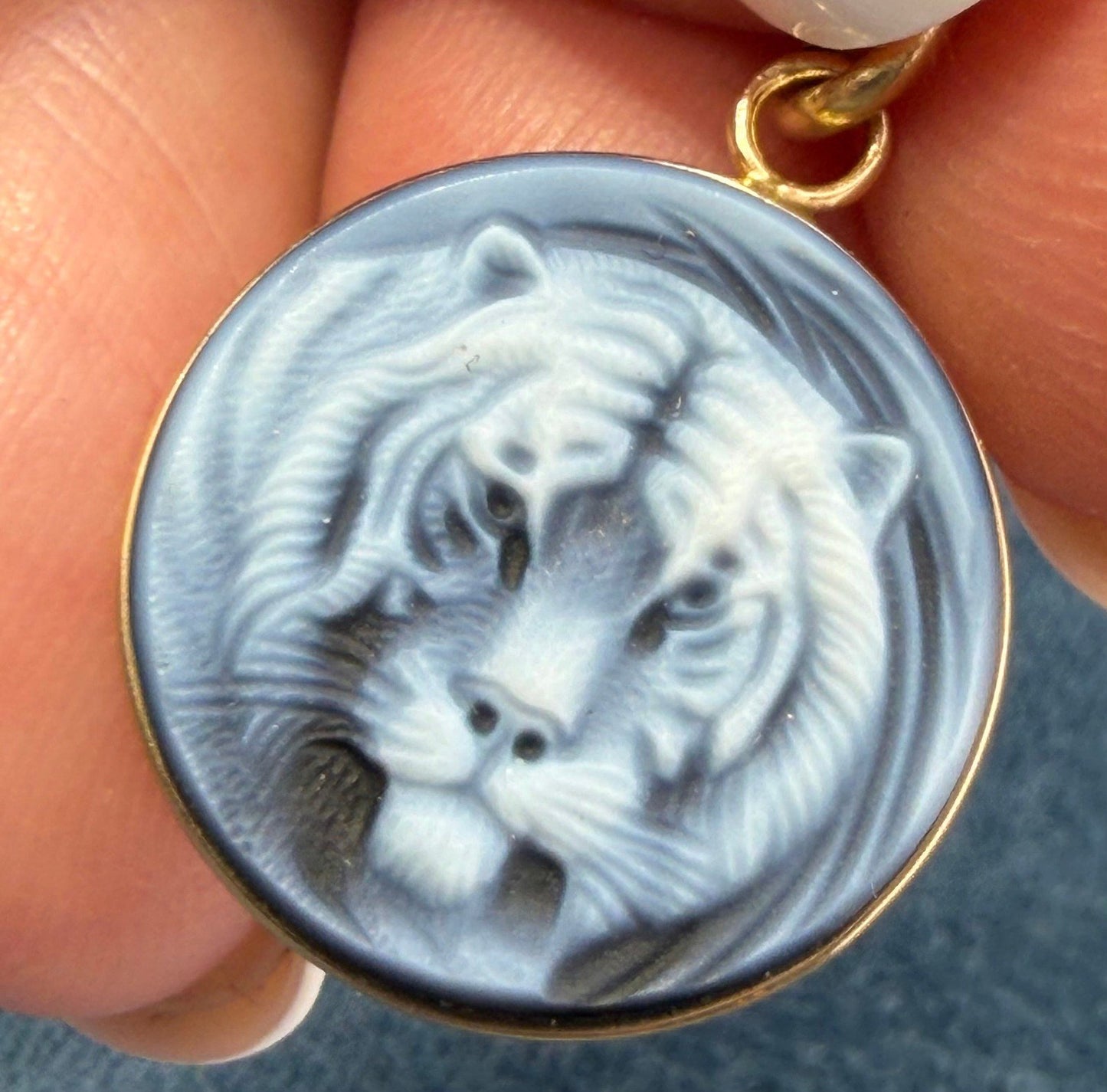 14k Gold Cameo Pendant Siberian White Tiger. Carved Agate *Video*