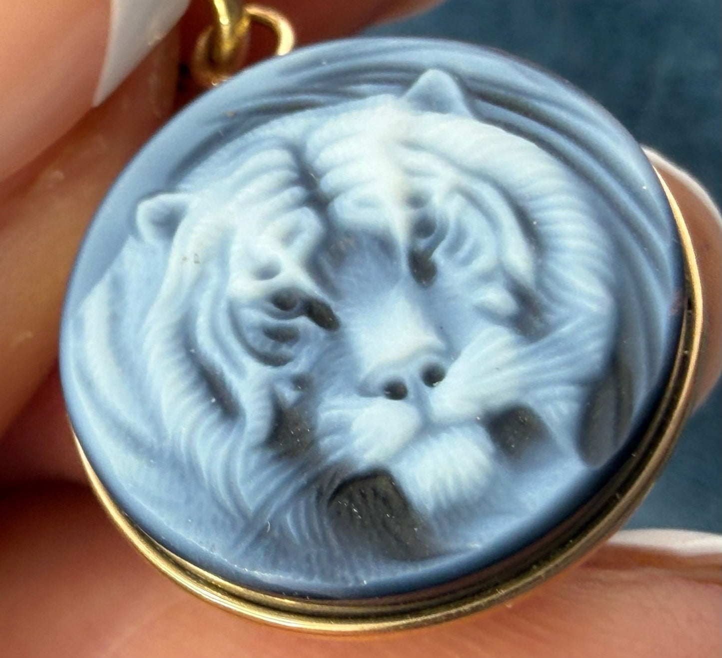 14k Gold Cameo Pendant Siberian White Tiger. Carved Agate *Video*