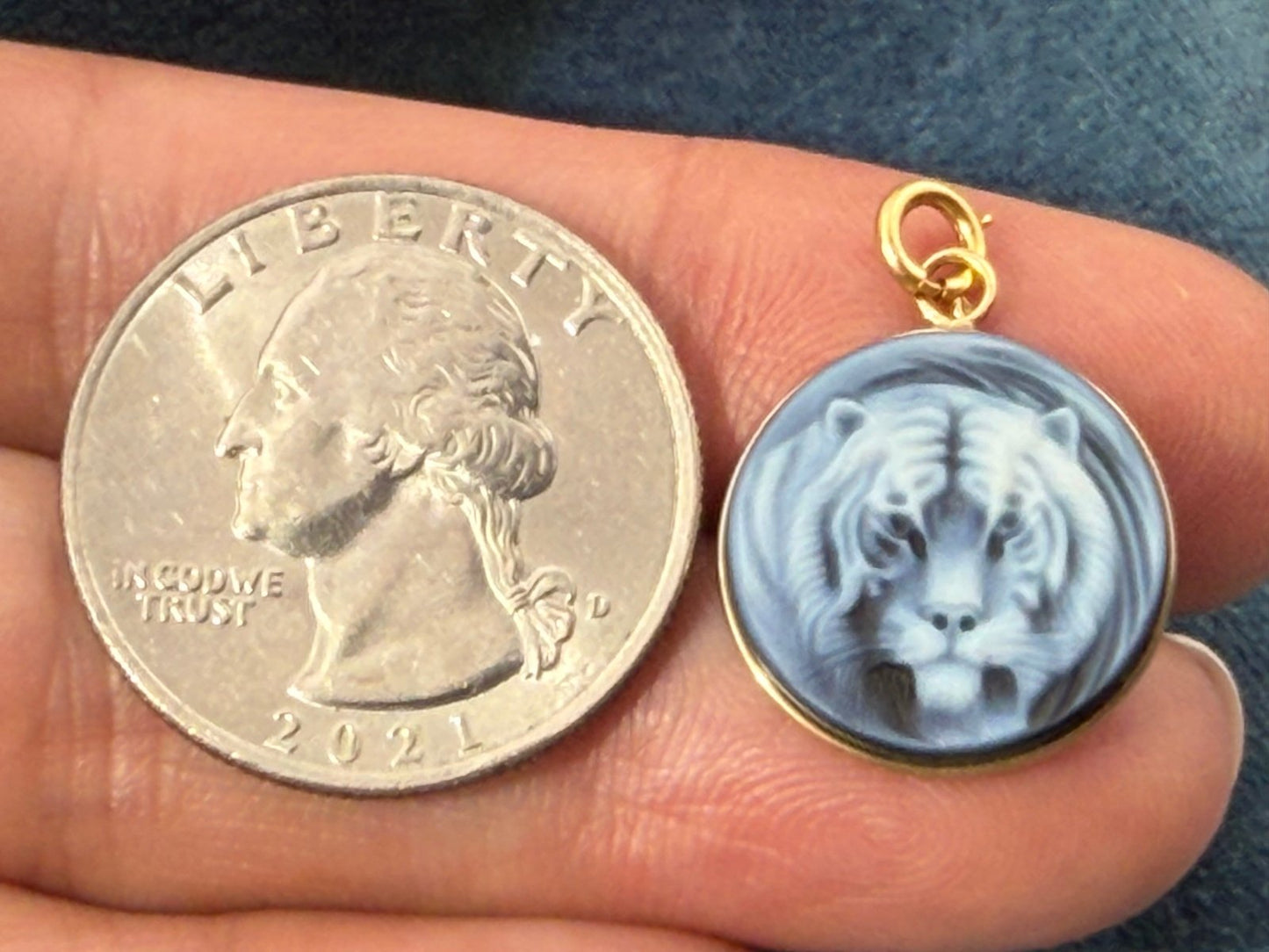 14k Gold Cameo Pendant Siberian White Tiger. Carved Agate *Video*