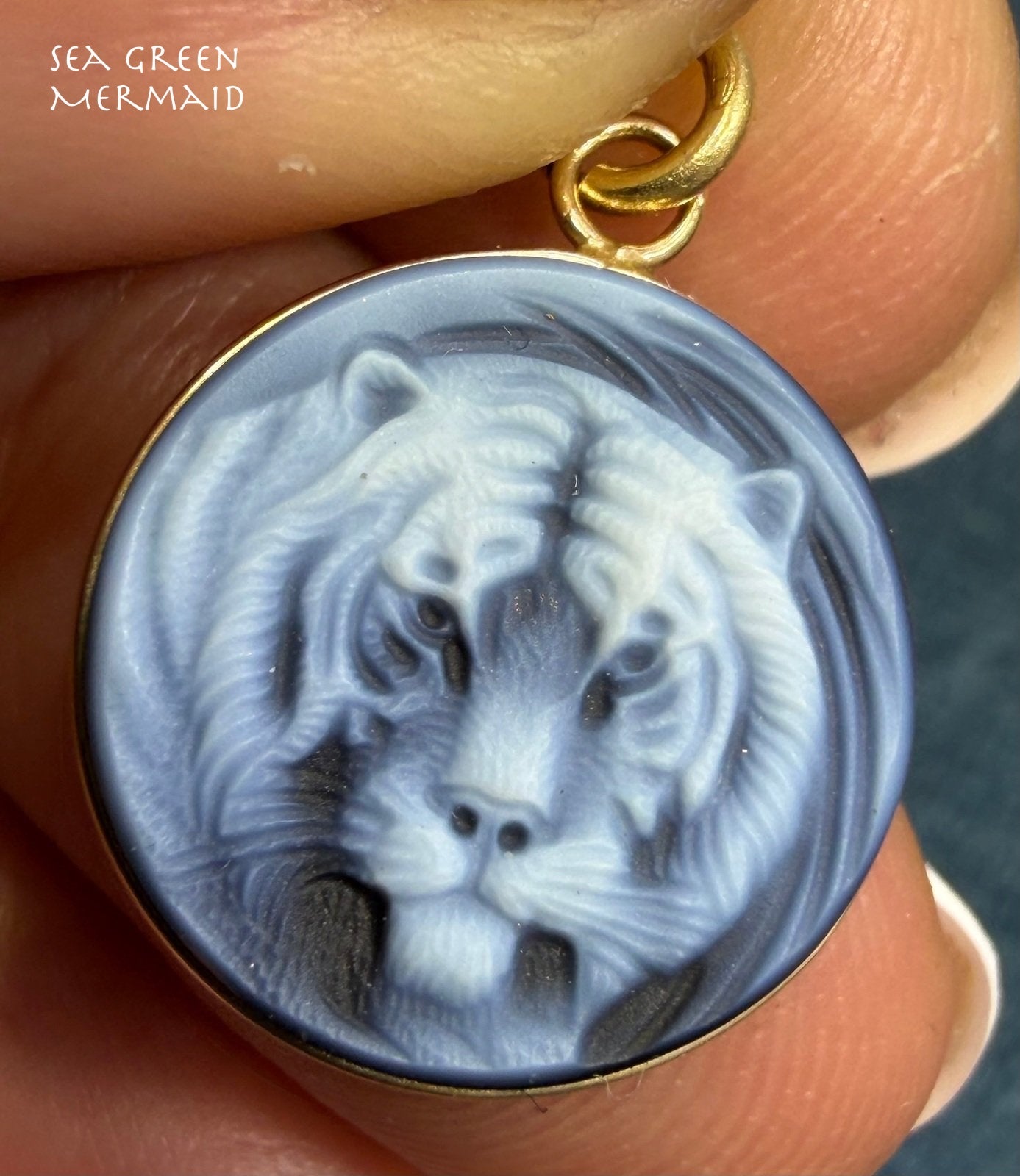 14k Gold Cameo Pendant Siberian White Tiger. Carved Agate *Video*