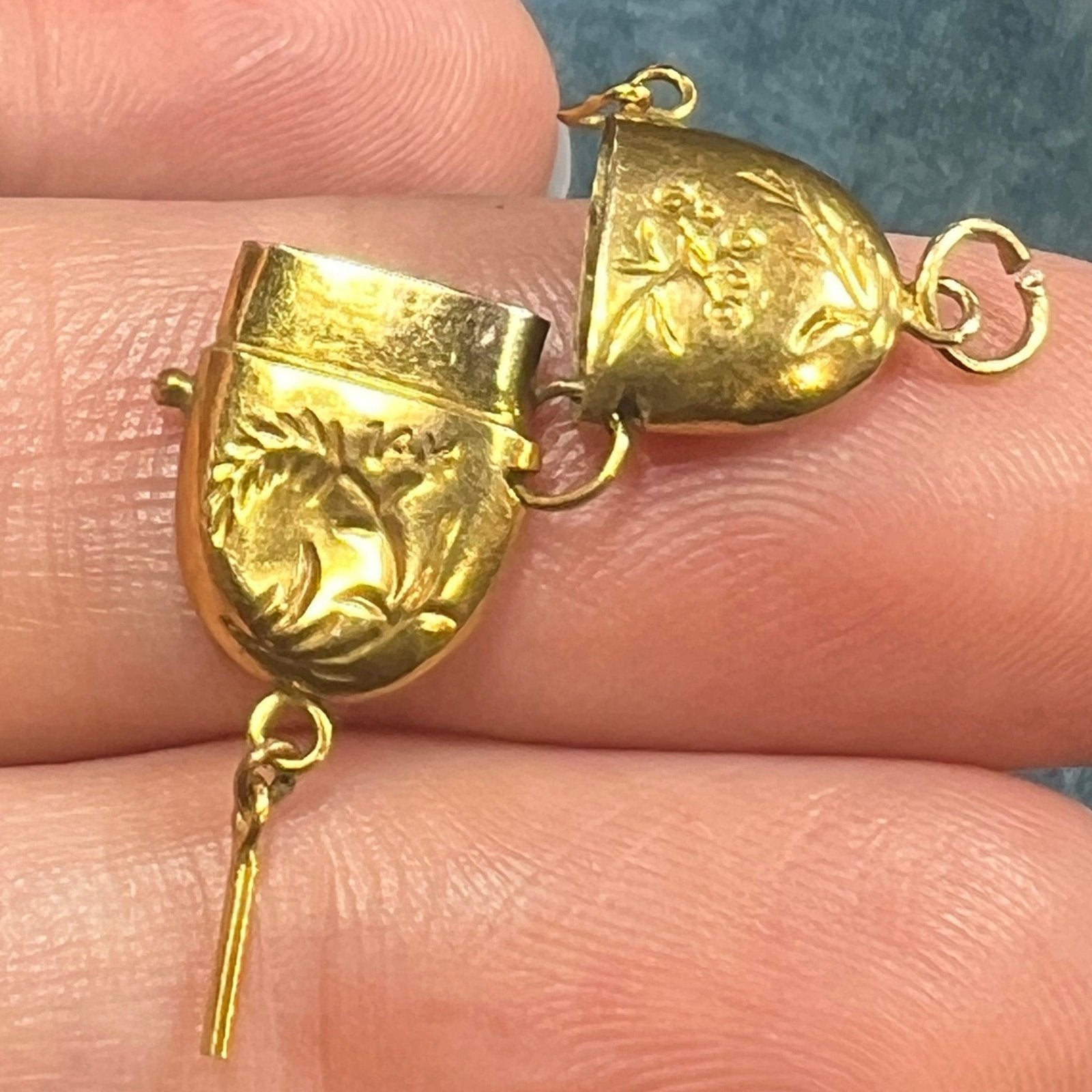 14k Gold Capsule Pillbox Locket Pendant. Tiny Mementos!