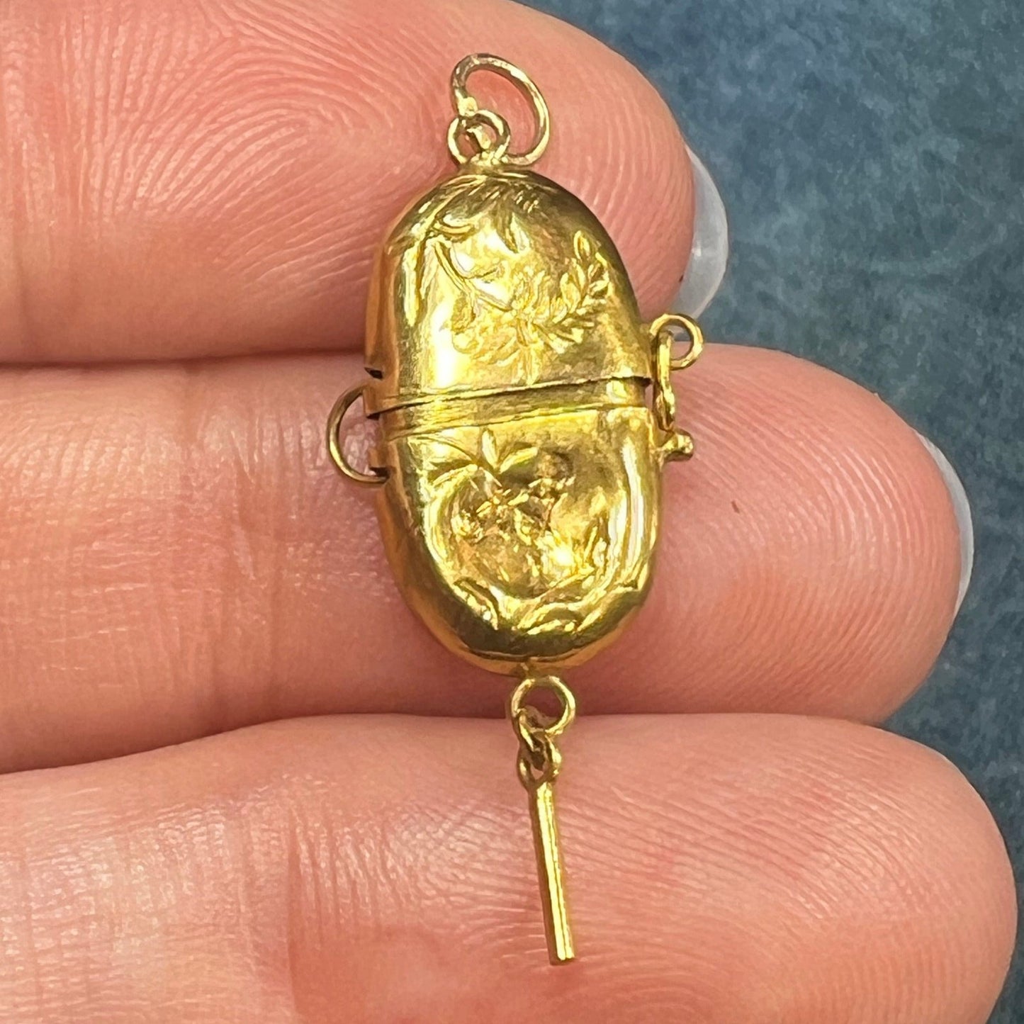 14k Gold Capsule Pillbox Locket Pendant. Tiny Mementos!