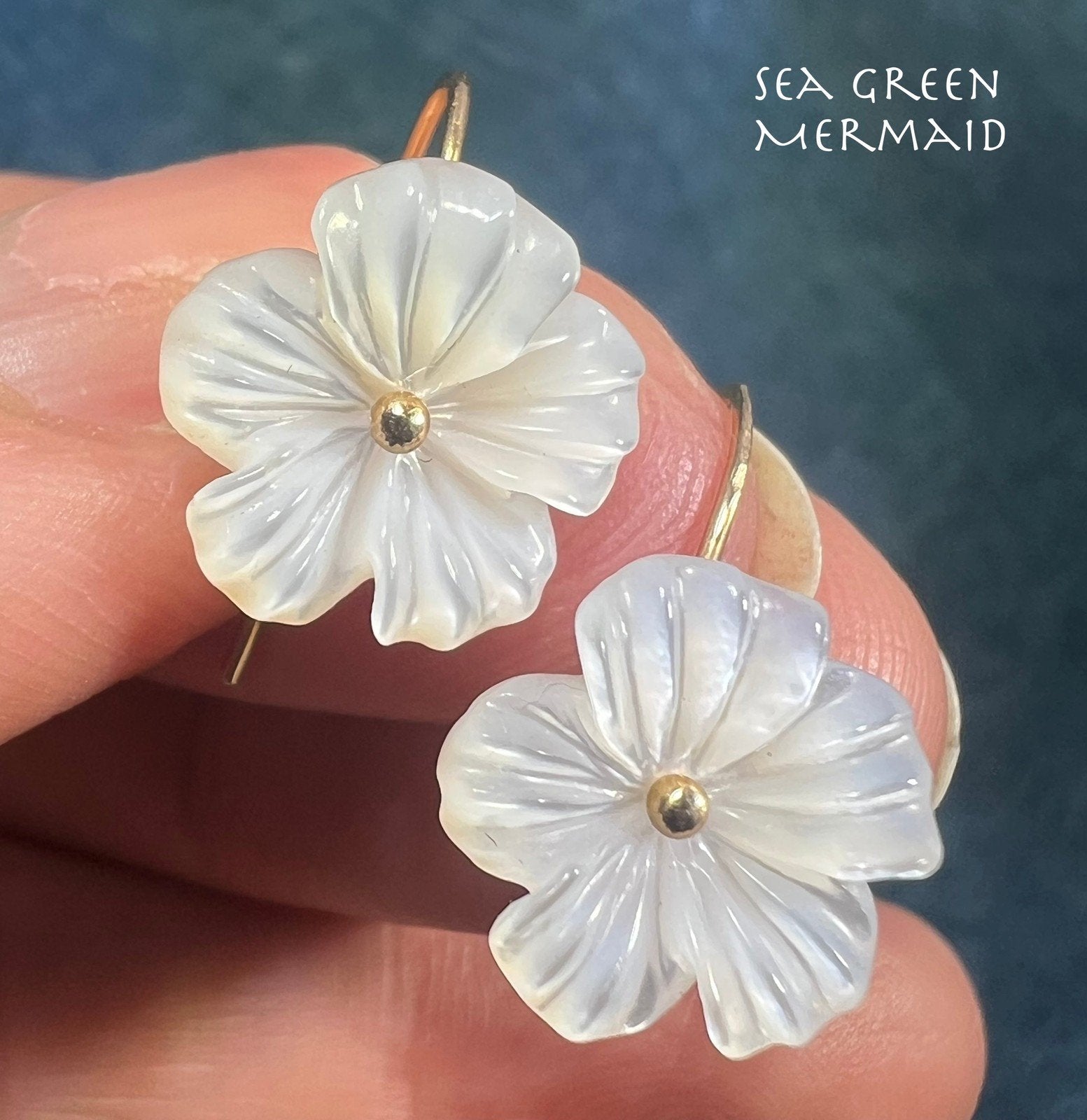 14k Gold Carved Mother of Pearl MOP Hibiscus Flower Hawaii Earrings