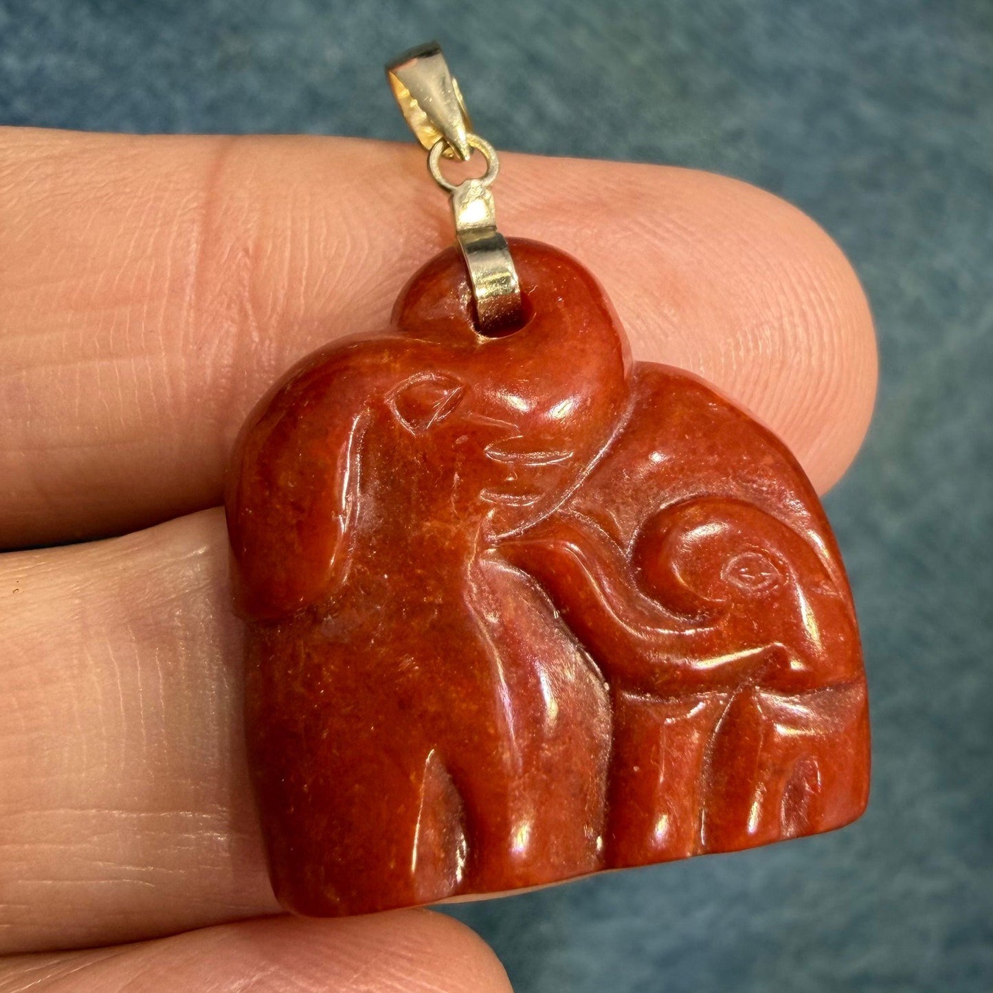 14k Gold Carved Red Jade Mama + Baby ELEPHANTS Pendant. 1.1" + 5g