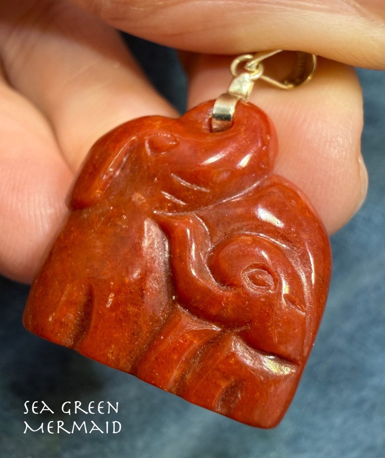 14k Gold Carved Red Jade Mama + Baby ELEPHANTS Pendant. 1.1" + 5g