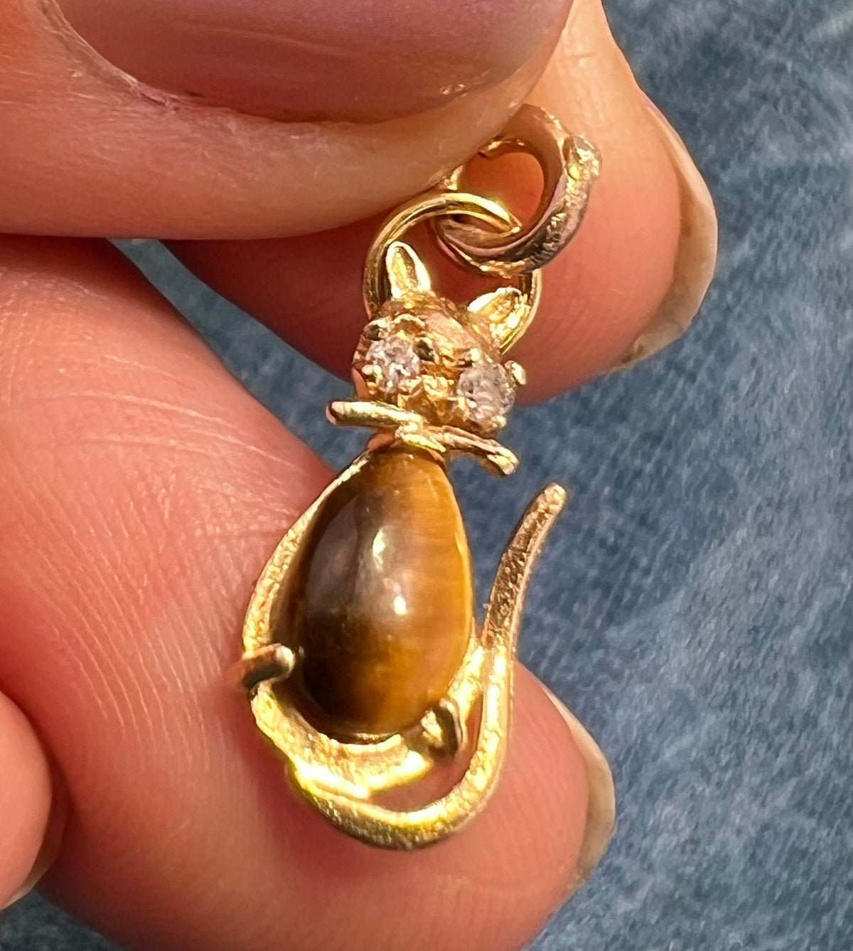 14k Gold Cat Pendant w Tigers Eye Jelly Belly + Diamond Eyes. 3/4"