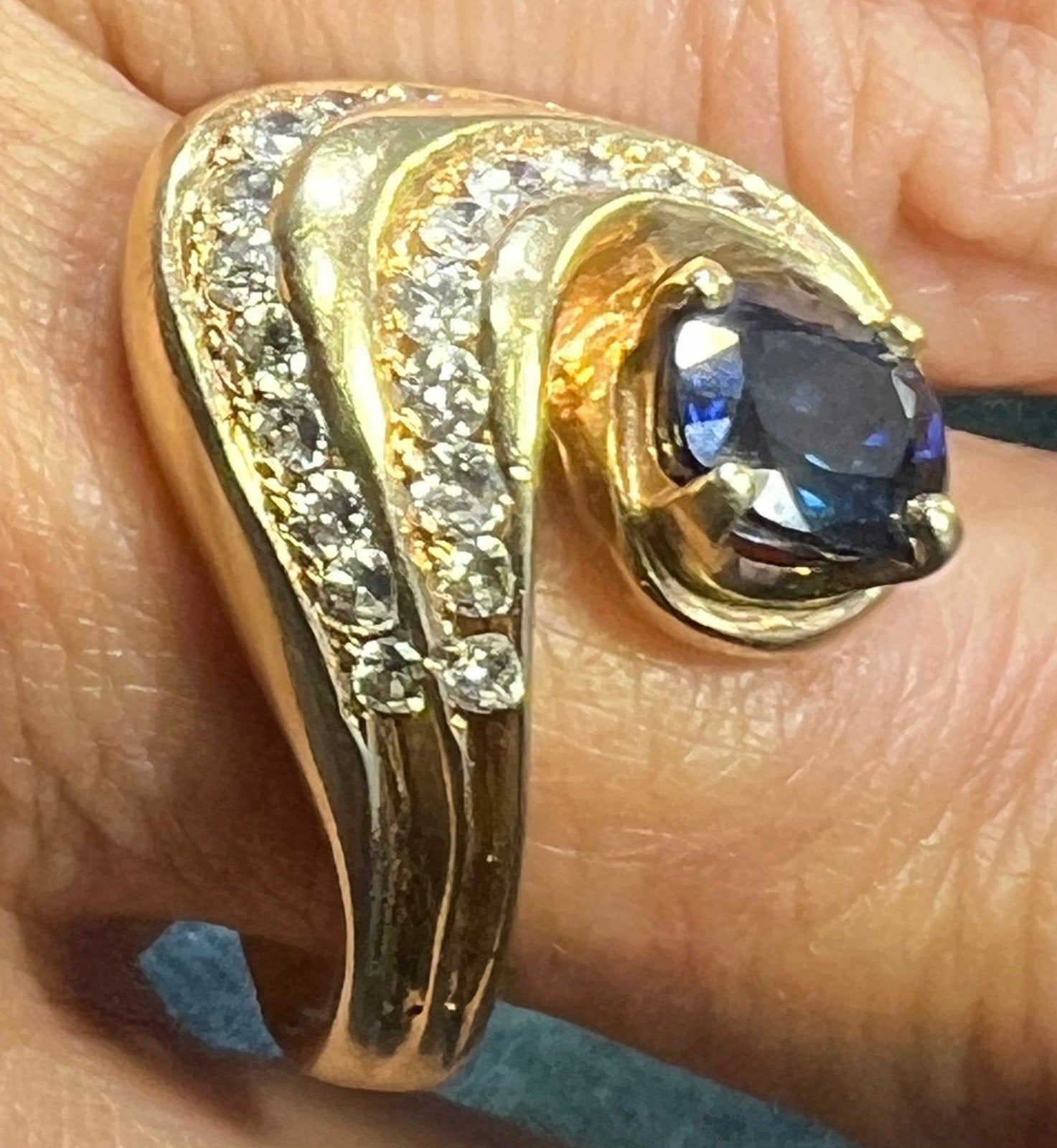 14k Gold Ceylon Blue Sapphire Ring w Diamonds. Ocean Wave *Video*