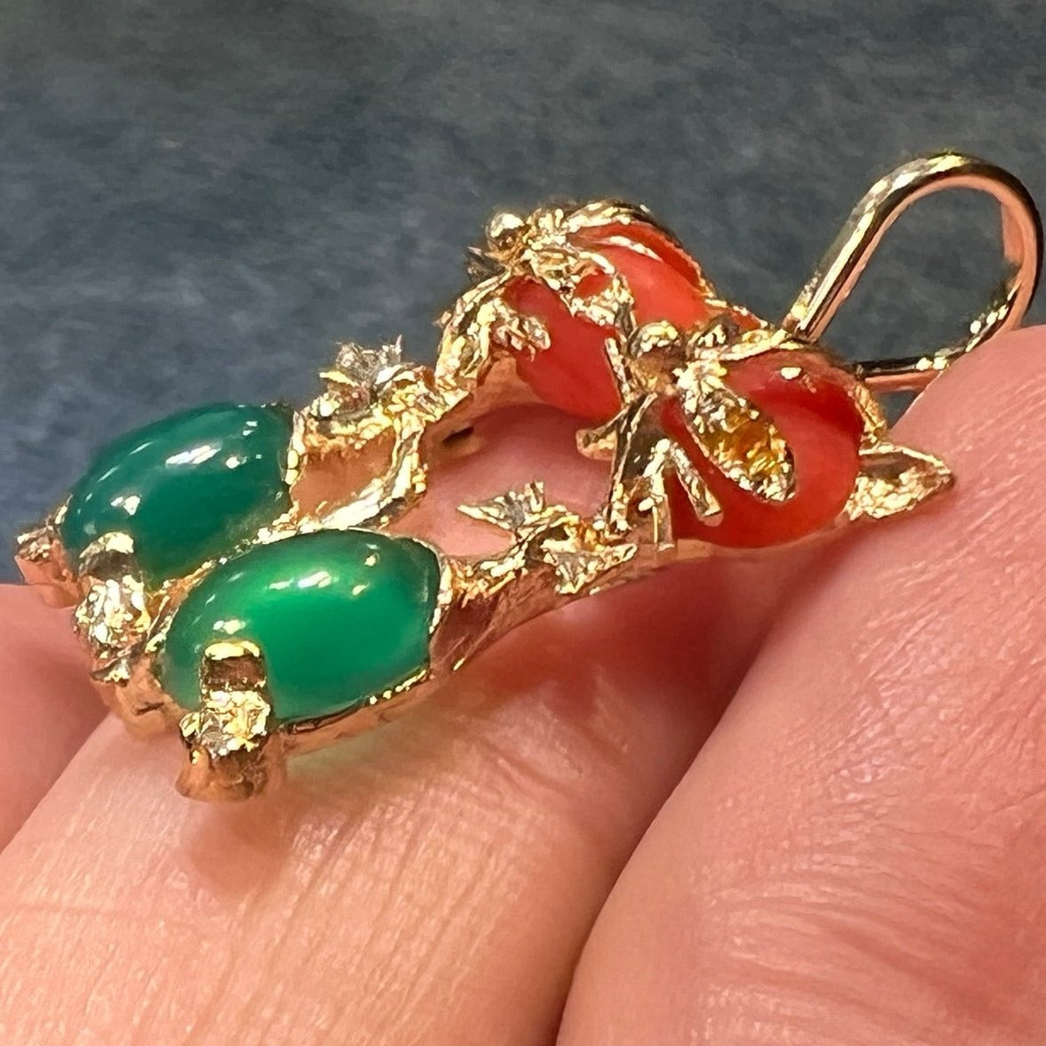 14k Gold Chrysoprase Coral Kitty Cat Friends Sisters Pendant. Jelly Belly!