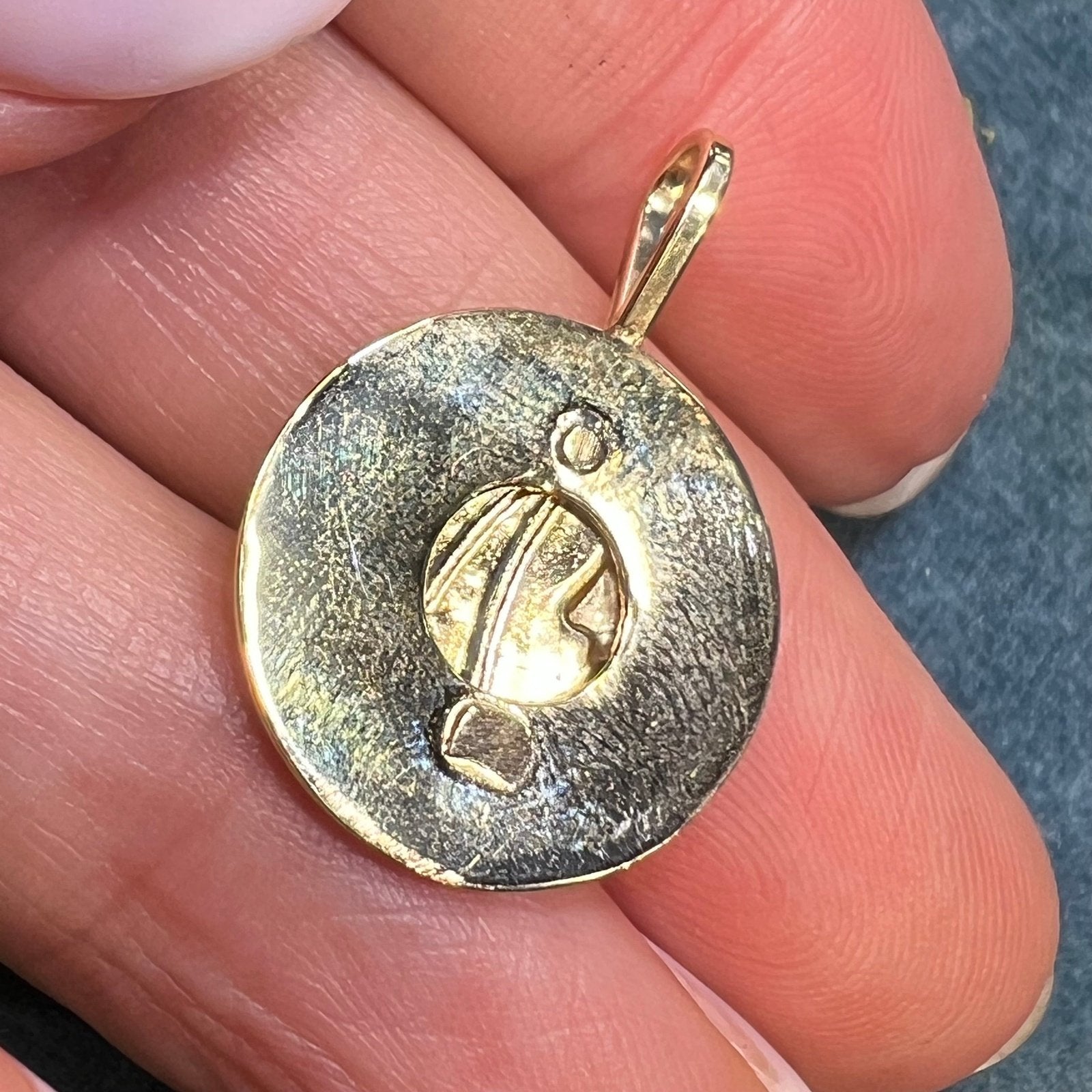 14k Gold Crescent Man-in-the-Moon Shooting Star Disk Pendant - L