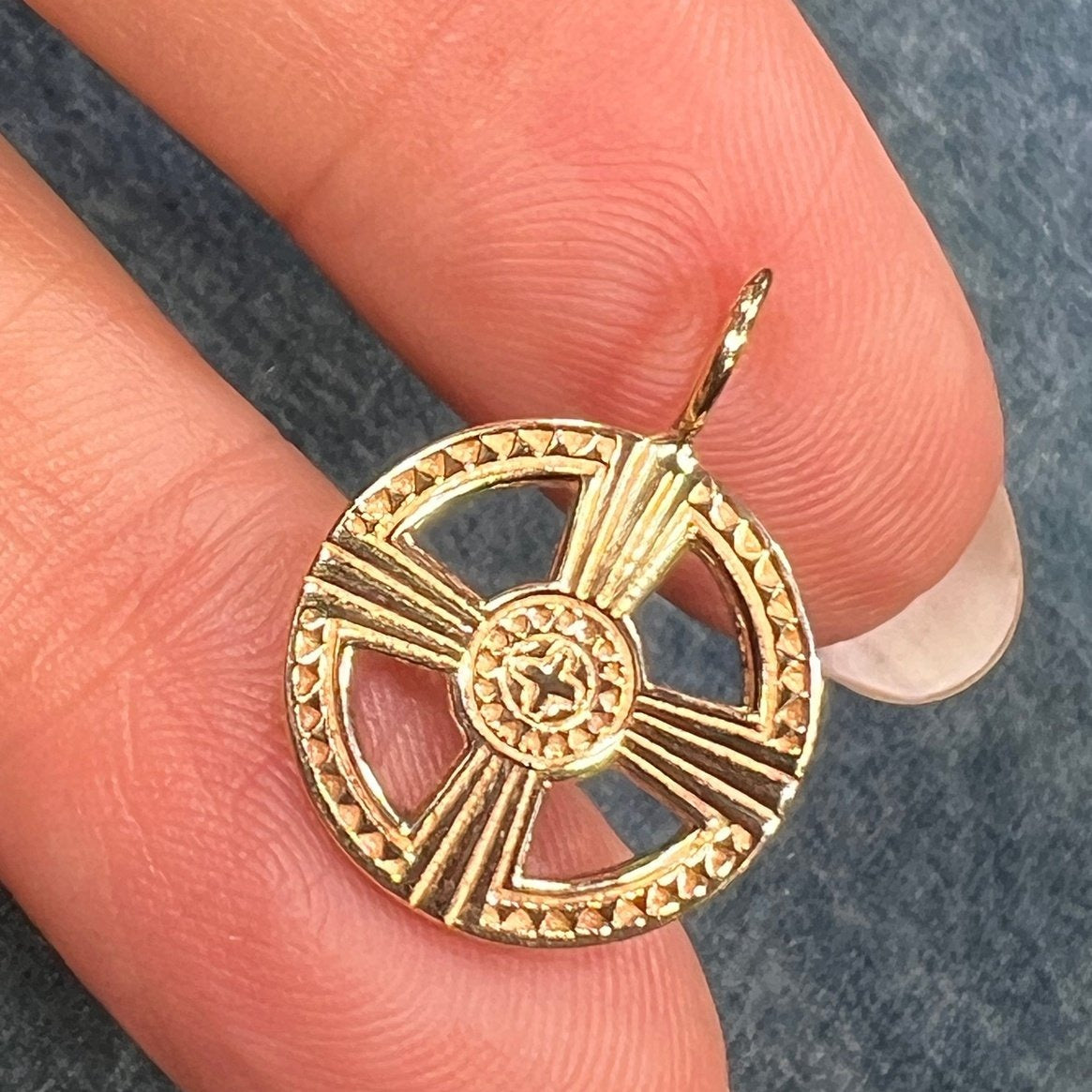 14k Gold Encircled Sunburst Cross Pendant. Famous US Designer