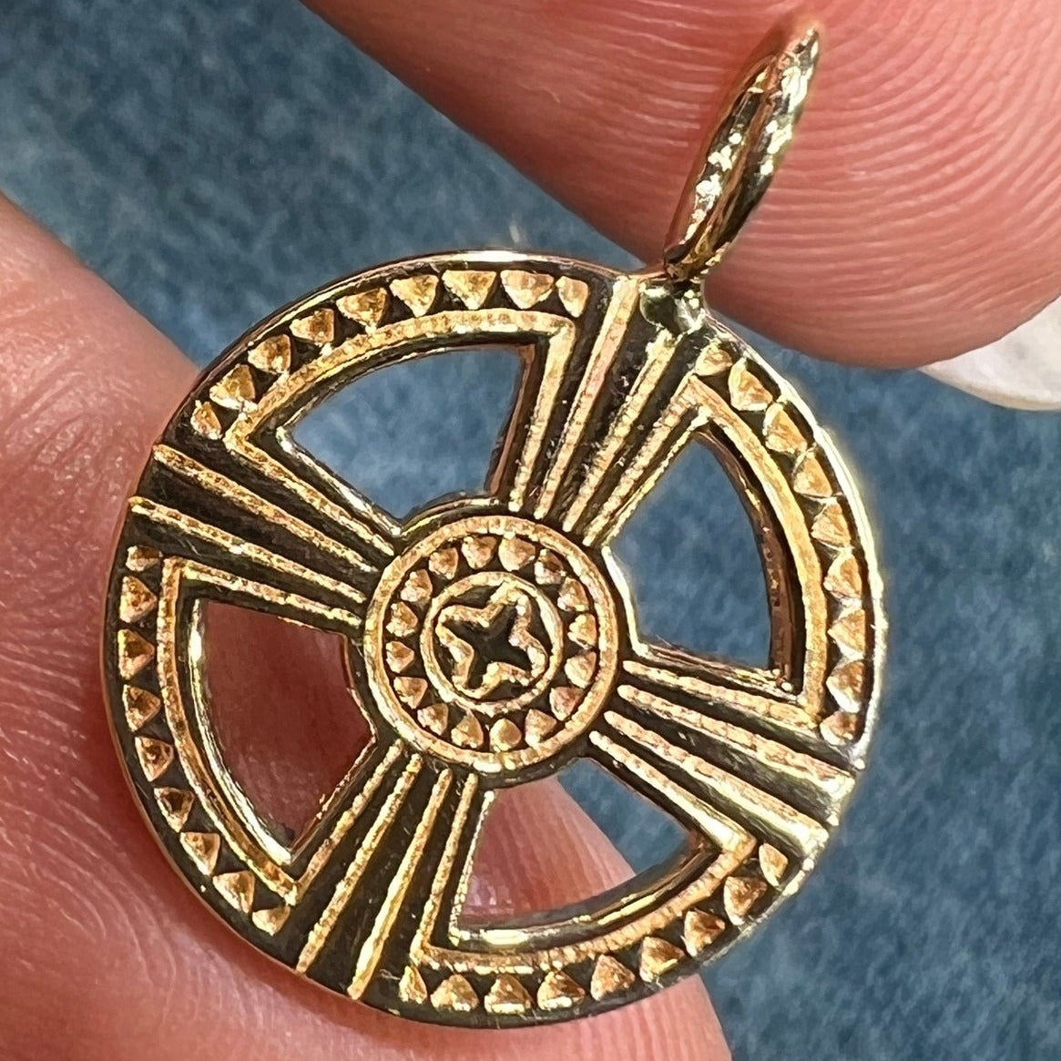 14k Gold Encircled Sunburst Cross Pendant. Famous US Designer