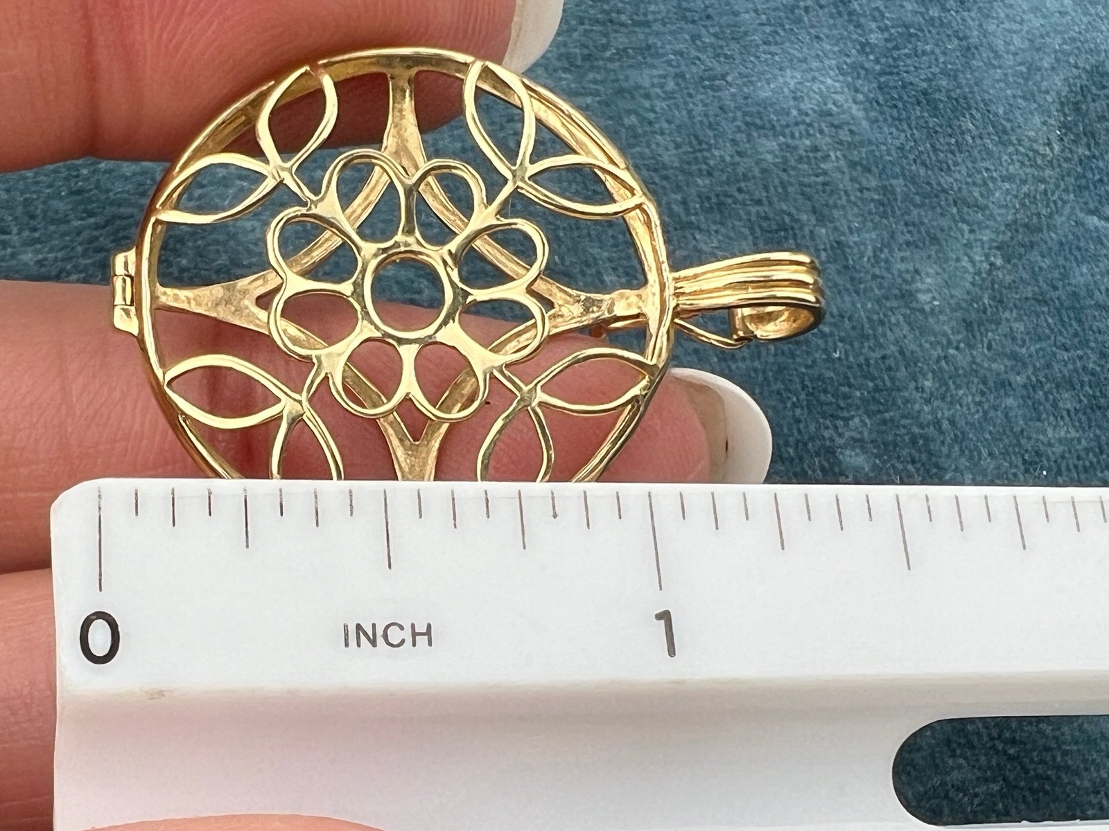 14k Gold Filigree Cage Pendant w 5 Interchangeable Jade Circles. 1.25"