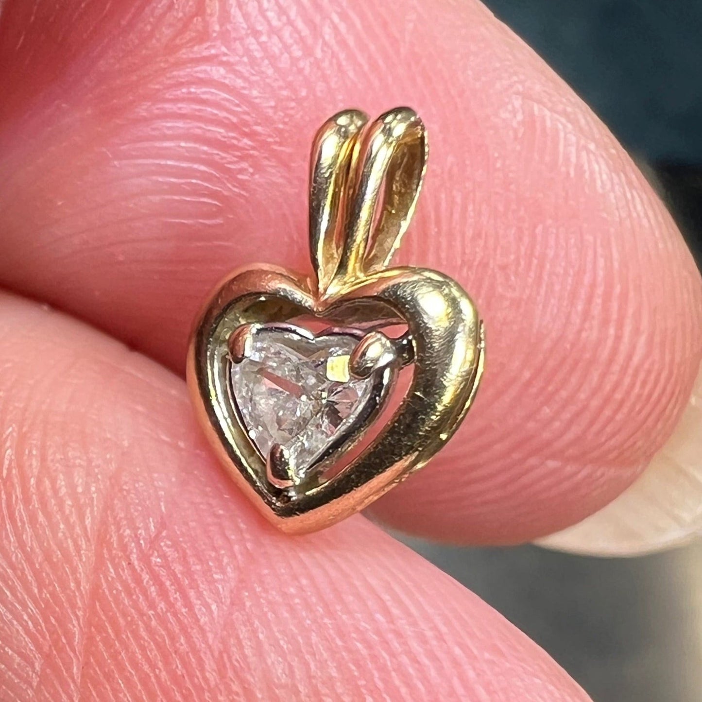 14k Gold Heart-Shaped Diamond in Frame Pendant. Classic