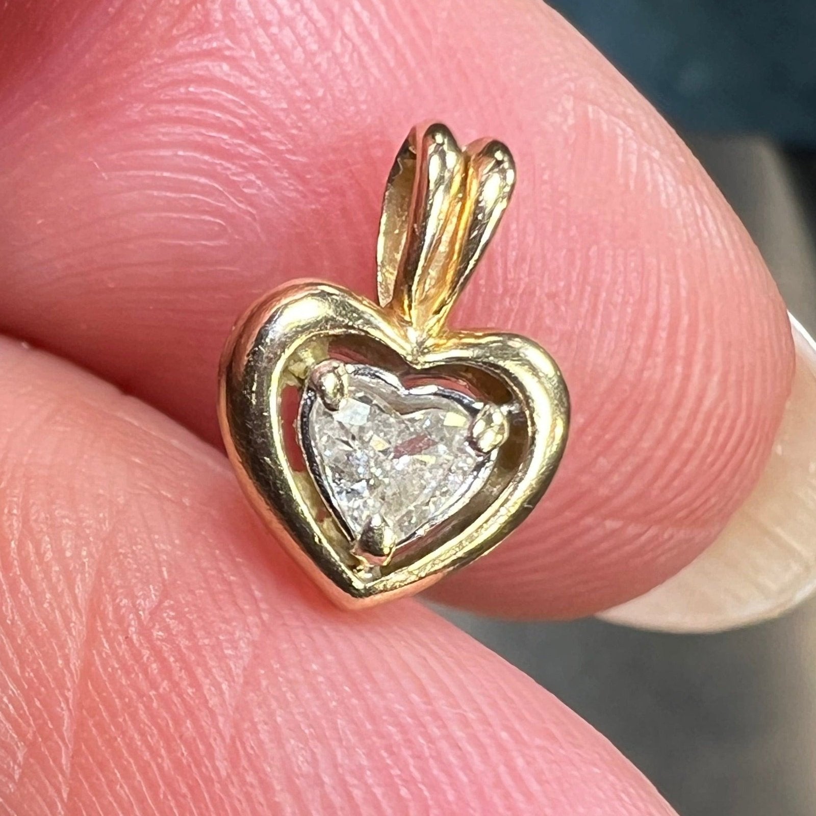 14k Gold Heart-Shaped Diamond in Frame Pendant. Classic