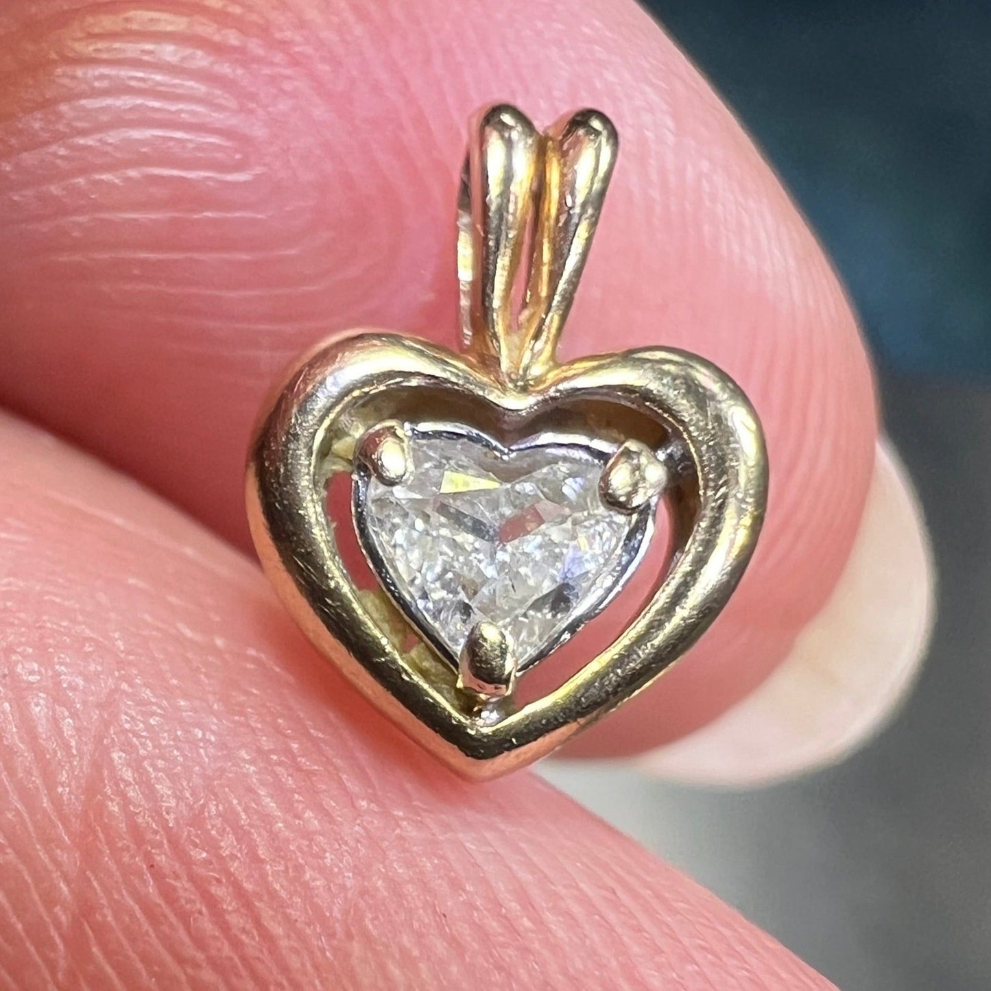 14k Gold Heart-Shaped Diamond in Frame Pendant. Classic