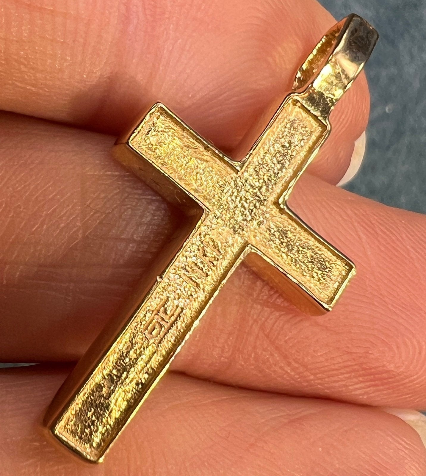 14k Gold Inlaid ALASKAN GOLD in QUARTZ Cross Pendant. 1.3"