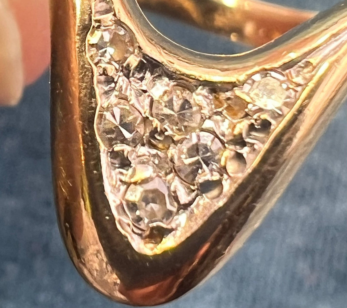 14k Gold Invisible-Set Diamond Curved Modern Ring / Ring Guard
