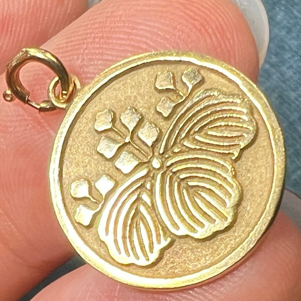 14k Gold Japanese National Seal Kamon "Paulownia" Flower Pendant