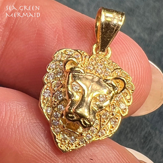 14k Gold LION Hearted Pendant w Diamond Mane + Eyes. 0.8"