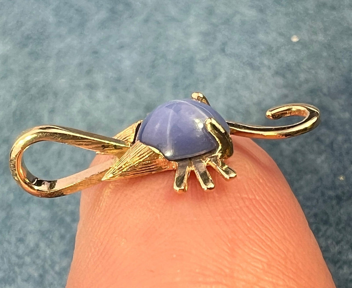 14k Gold Lindy Blue Star Sapphire Kitty Cat Pendant. Whiskers! Tiny!