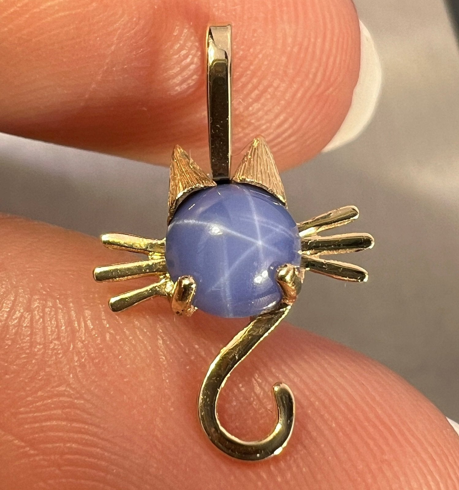 14k Gold Lindy Blue Star Sapphire Kitty Cat Pendant. Whiskers! Tiny!