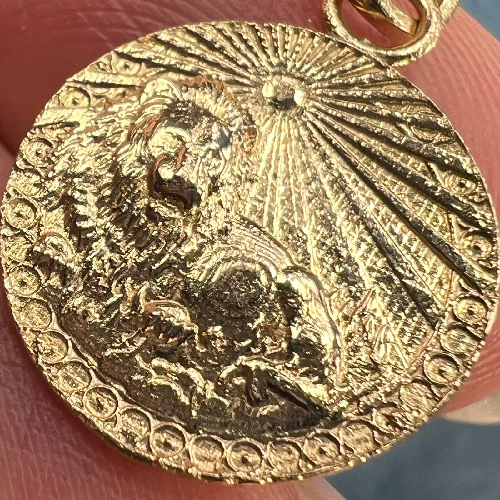 14k Gold Lion Aslan + Sunburst Medallion Disc Pendant *Video*