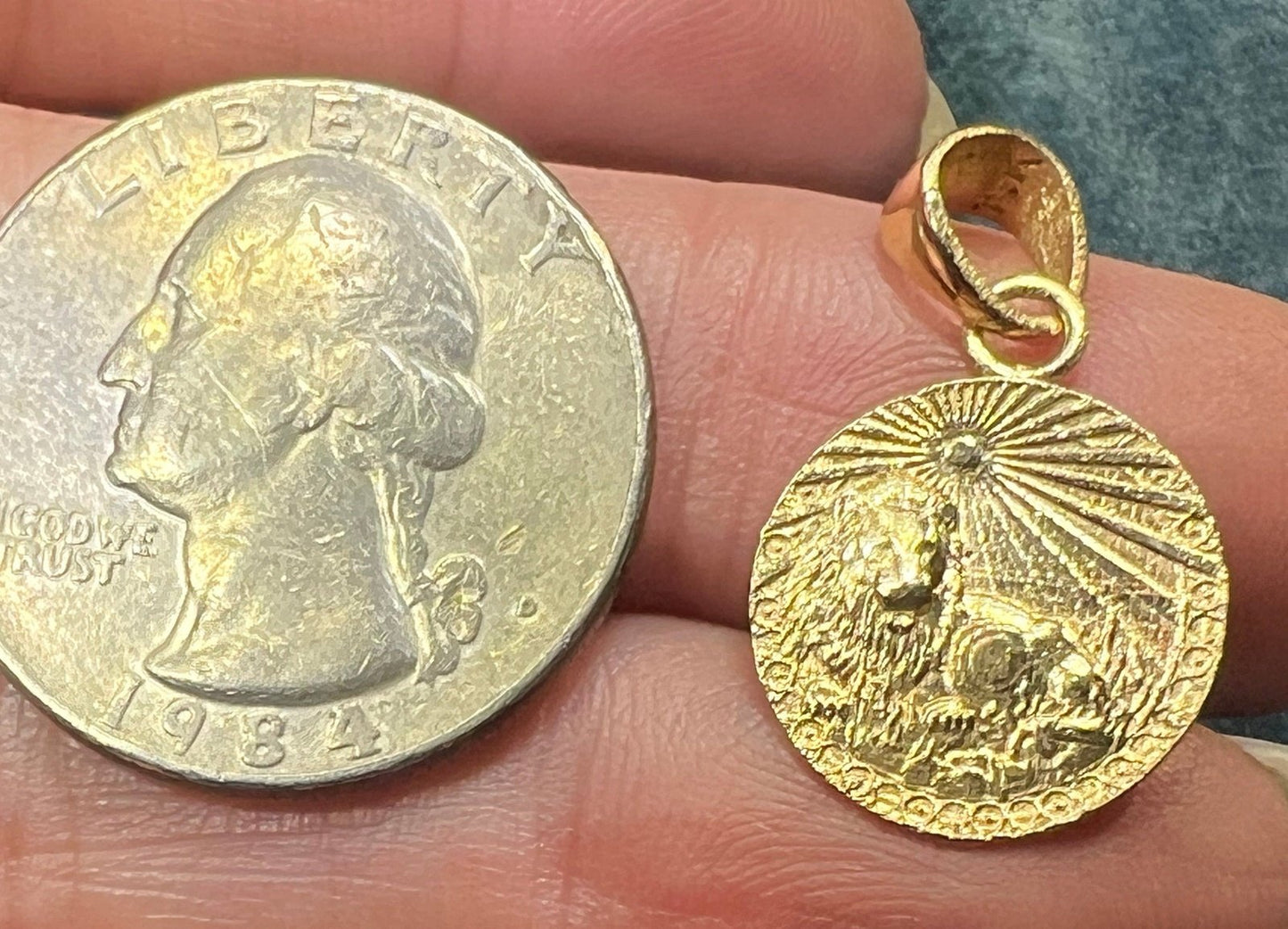 14k Gold Lion Aslan + Sunburst Medallion Disc Pendant *Video*