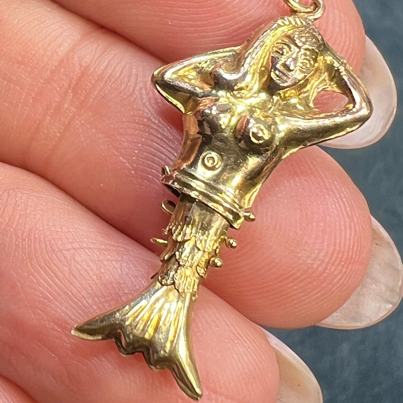 14k Gold Mermaid Pendant w Jointed Articulated Tail. 1"