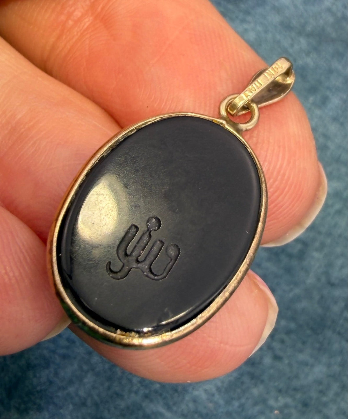 14k Gold Mother Teresa Cameo Pendant in Blue Agate. Compassion