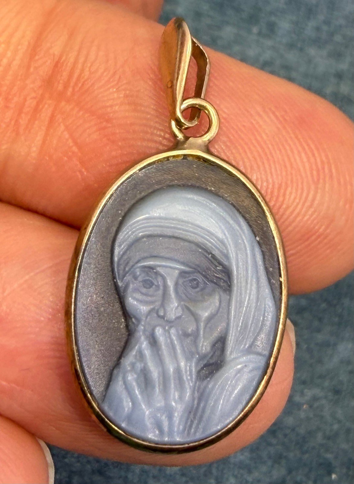 14k Gold Mother Teresa Cameo Pendant in Blue Agate. Compassion