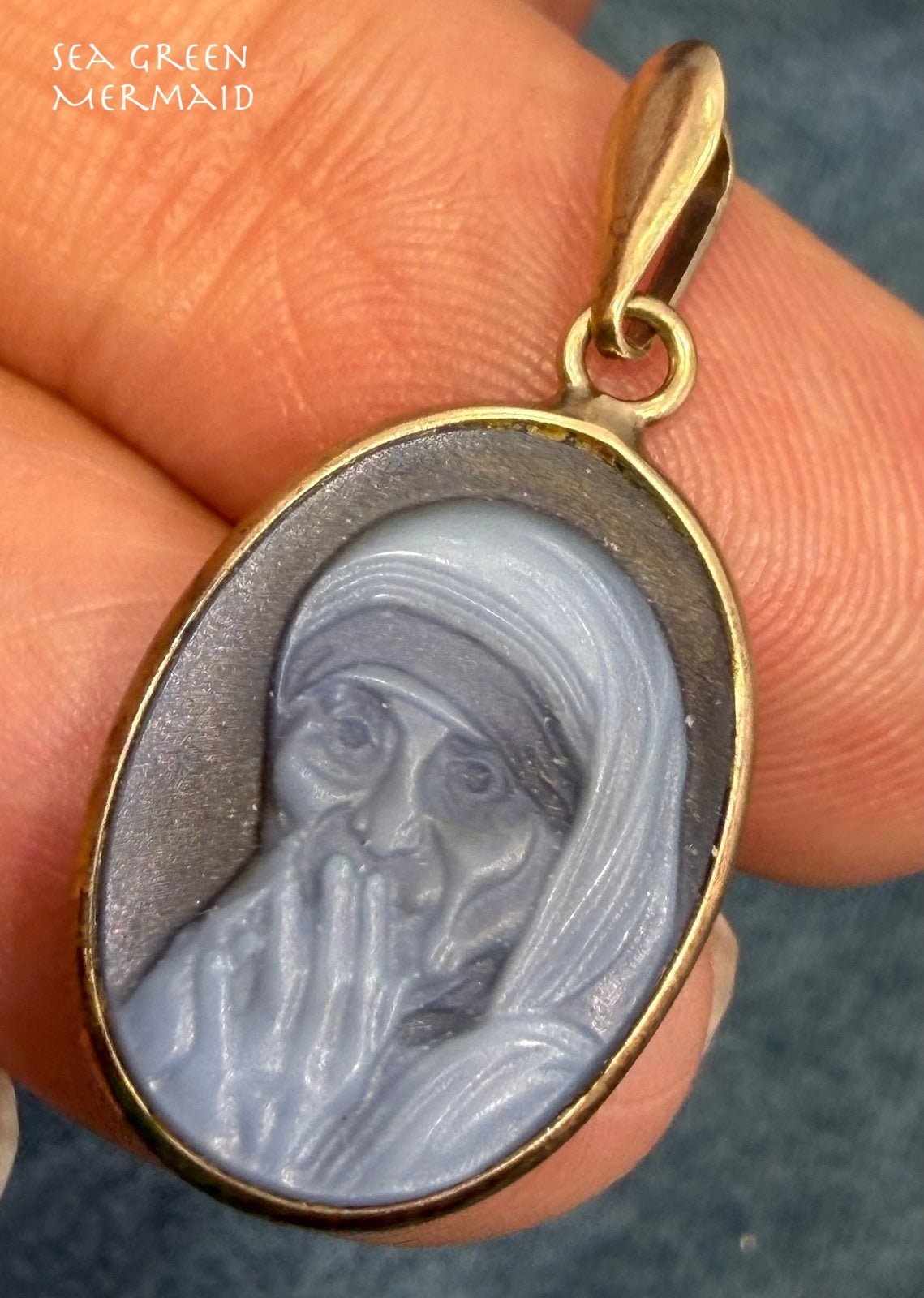 14k Gold Mother Teresa Cameo Pendant in Blue Agate. Compassion