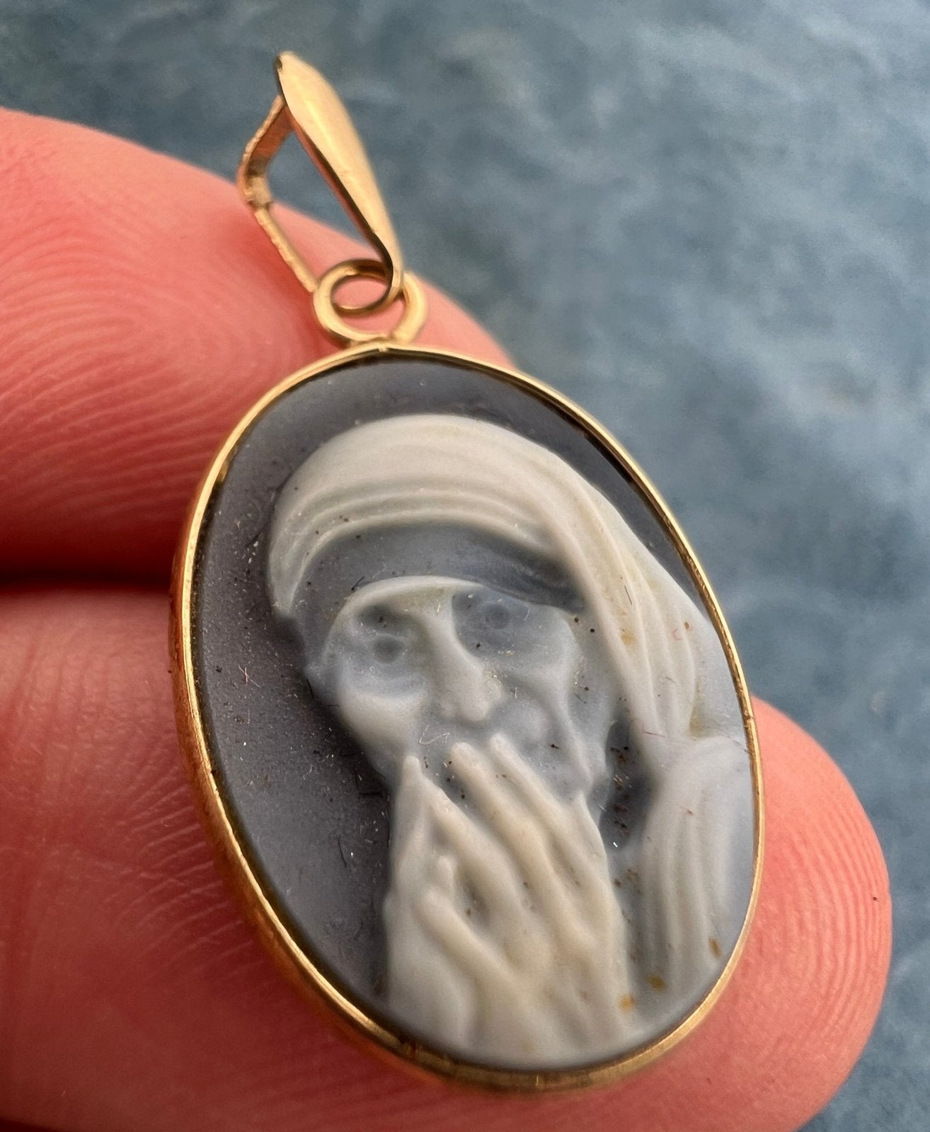 14k Gold Mother Teresa Cameo Pendant in Blue Agate. Compassion