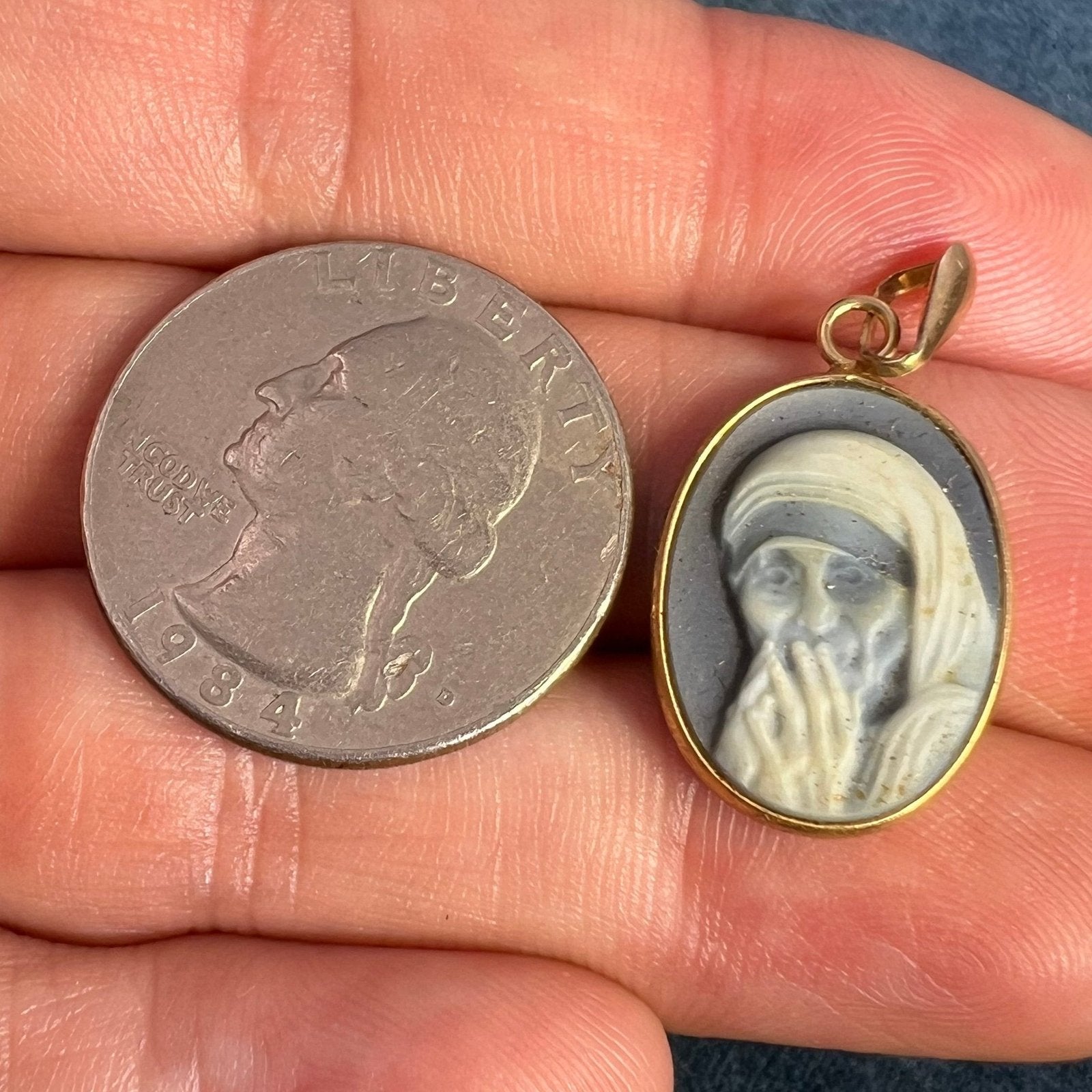 14k Gold Mother Teresa Cameo Pendant in Blue Agate. Compassion