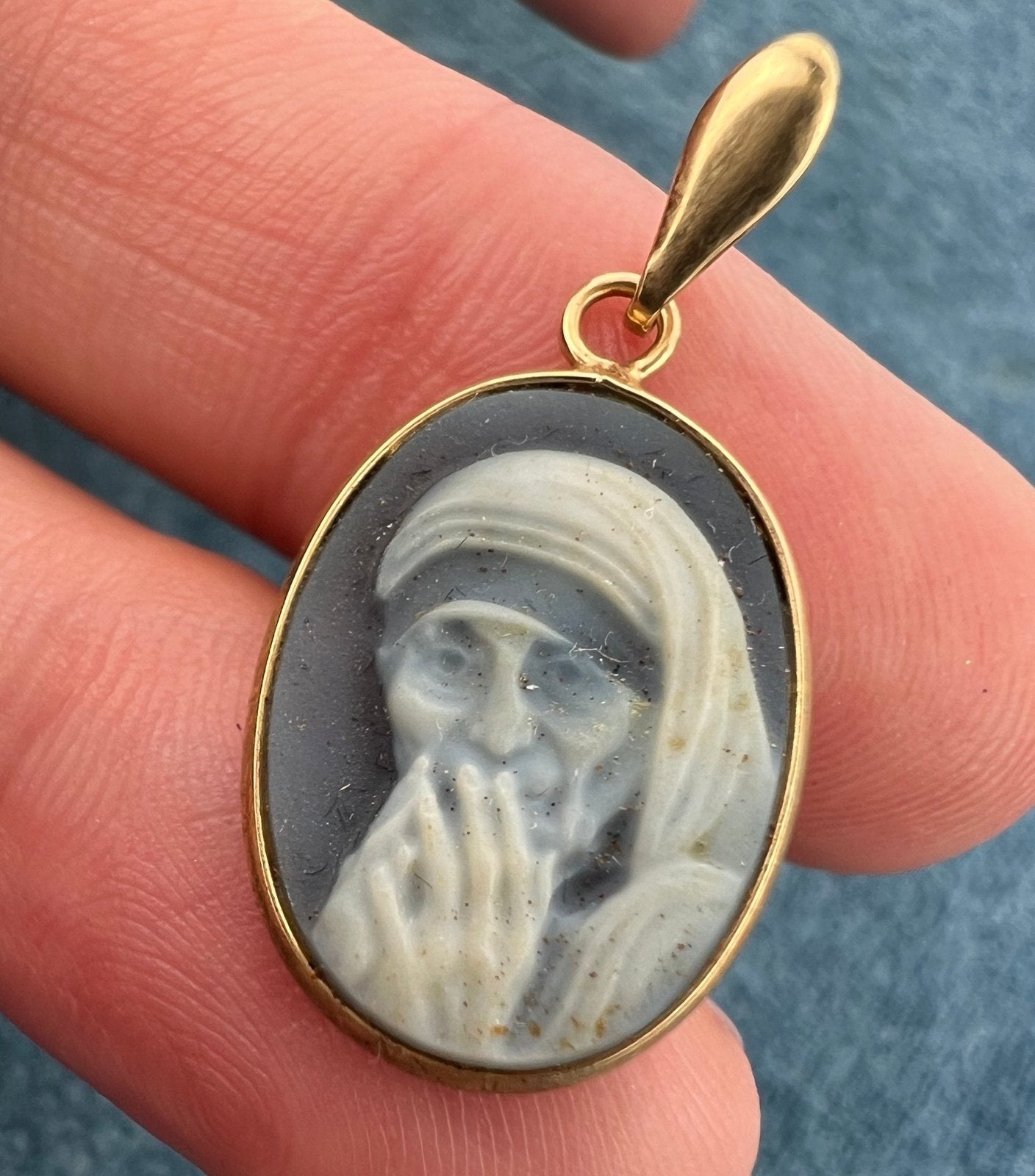 14k Gold Mother Teresa Cameo Pendant in Blue Agate. Compassion