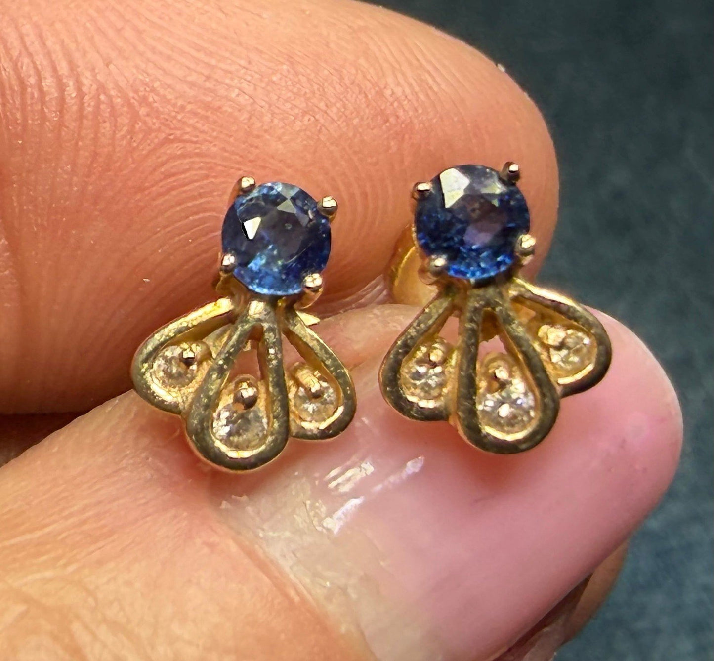 14k Gold Natural Ceylon Blue Sapphire & Diamond Earrings. Art Deco