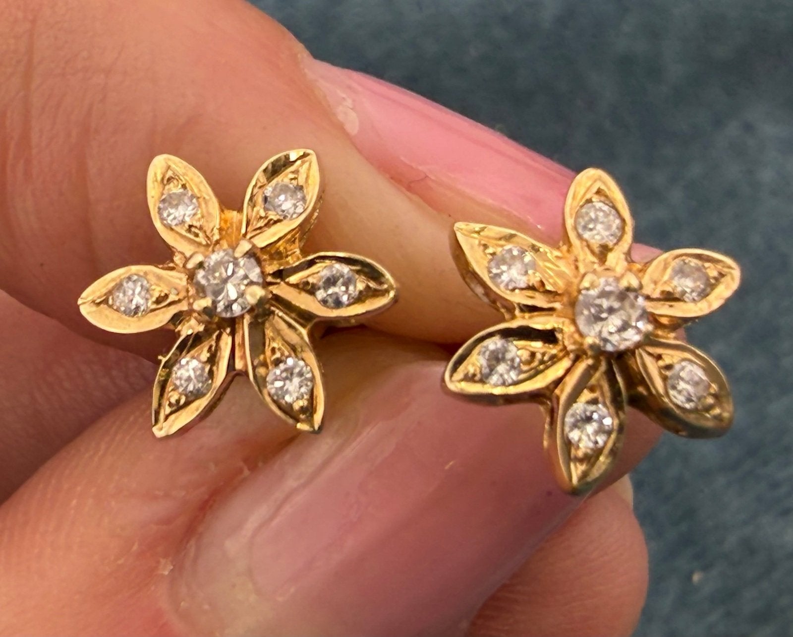 14k Gold Natural Diamond Daisy Sunflower Earrings *Video*