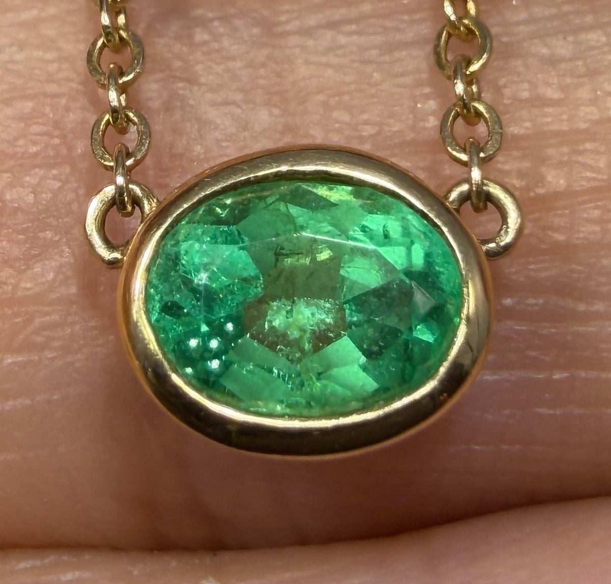 14k Gold Natural Oval Emerald Pendant Necklace. Bezel-Set. 16" Chain
