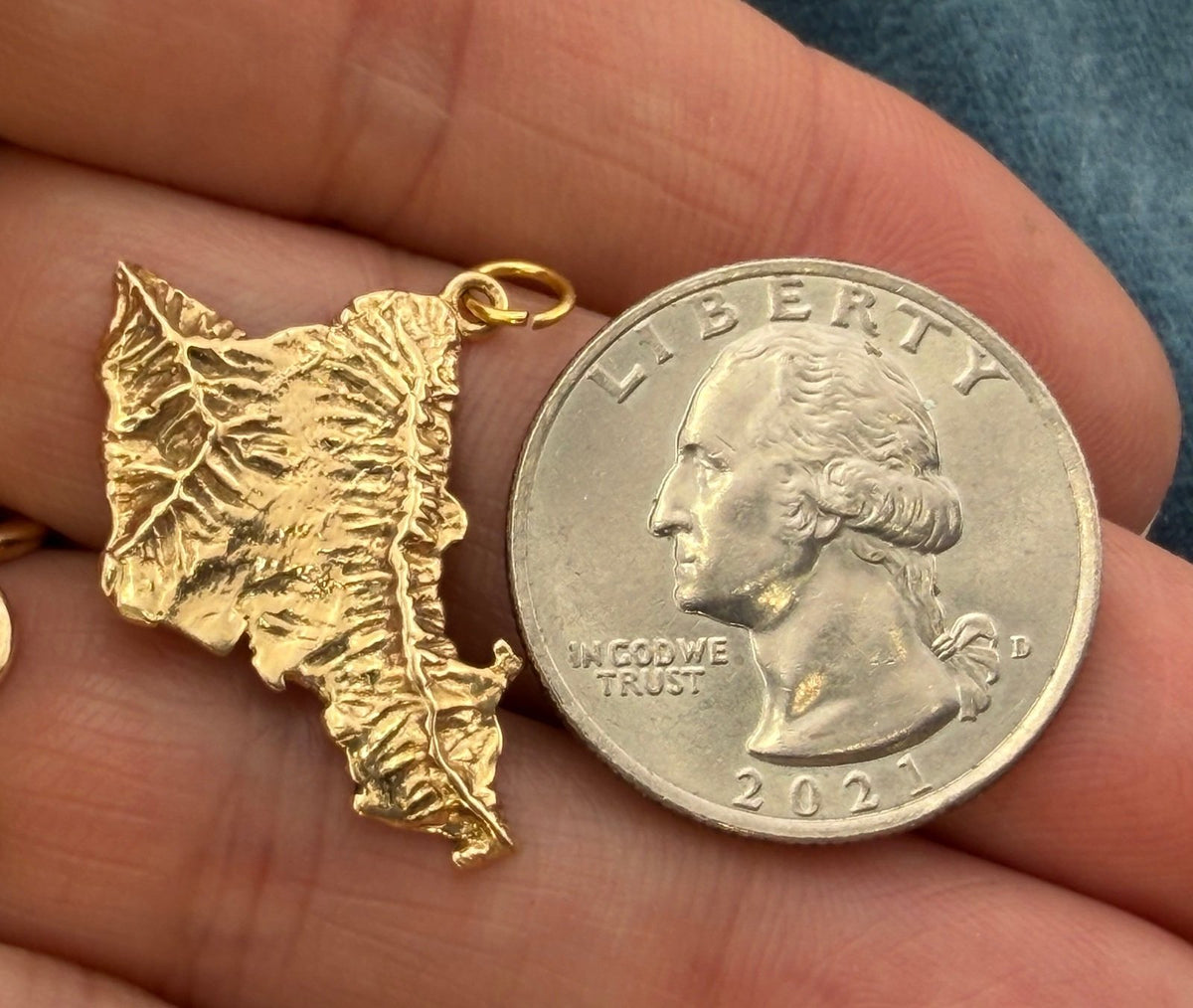 14k Gold OAHU Hawaiian Island Pendant. 3D Mountains Cartographic
