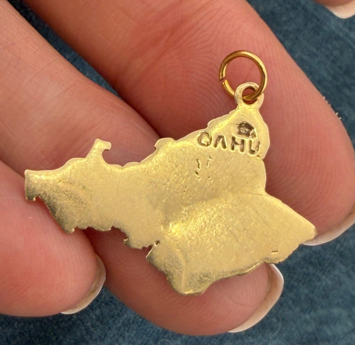 14k Gold OAHU Hawaiian Island Pendant. 3D Mountains Cartographic