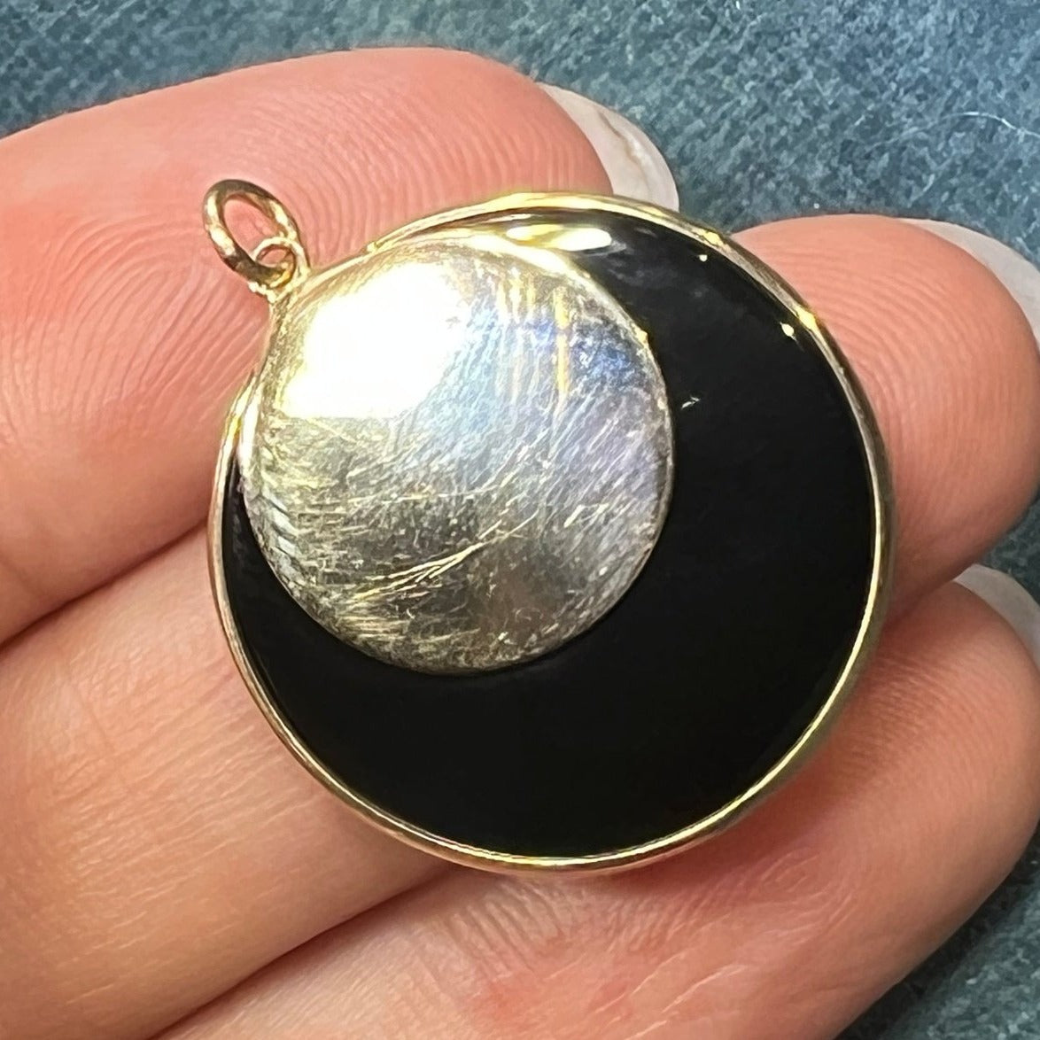 14k Gold Onyx Full Moon Lunar Eclipse Circle Pendant. 1"